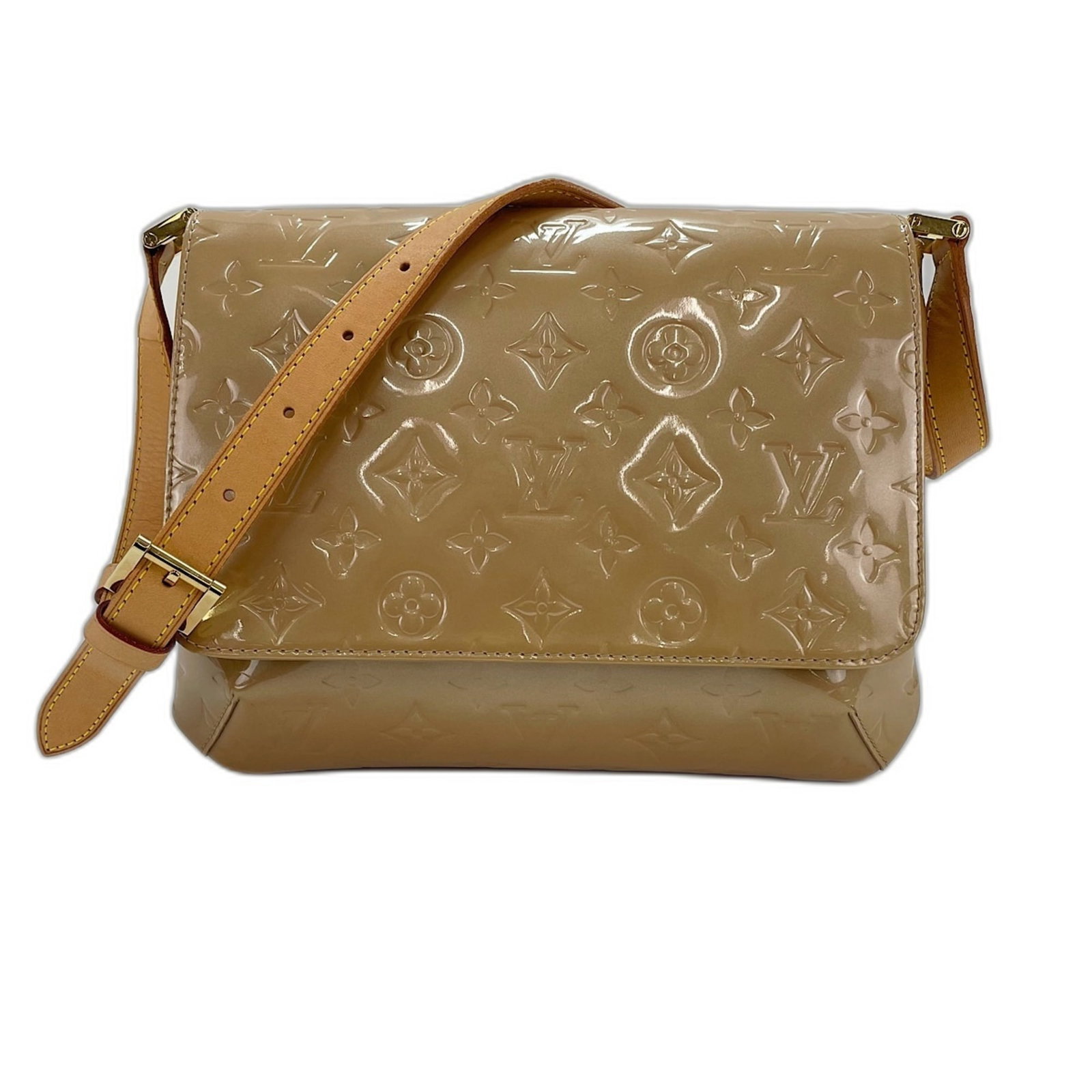 Shoulder Bag by Louis Vuitton: Shoulder Bag by Louis Vuitton Beige Louis Vuitton shoulder bag with classic design, measuring 18cm x 27cm x 7cm. This timeless piece boasts a neutral color that complements any outfit, while its