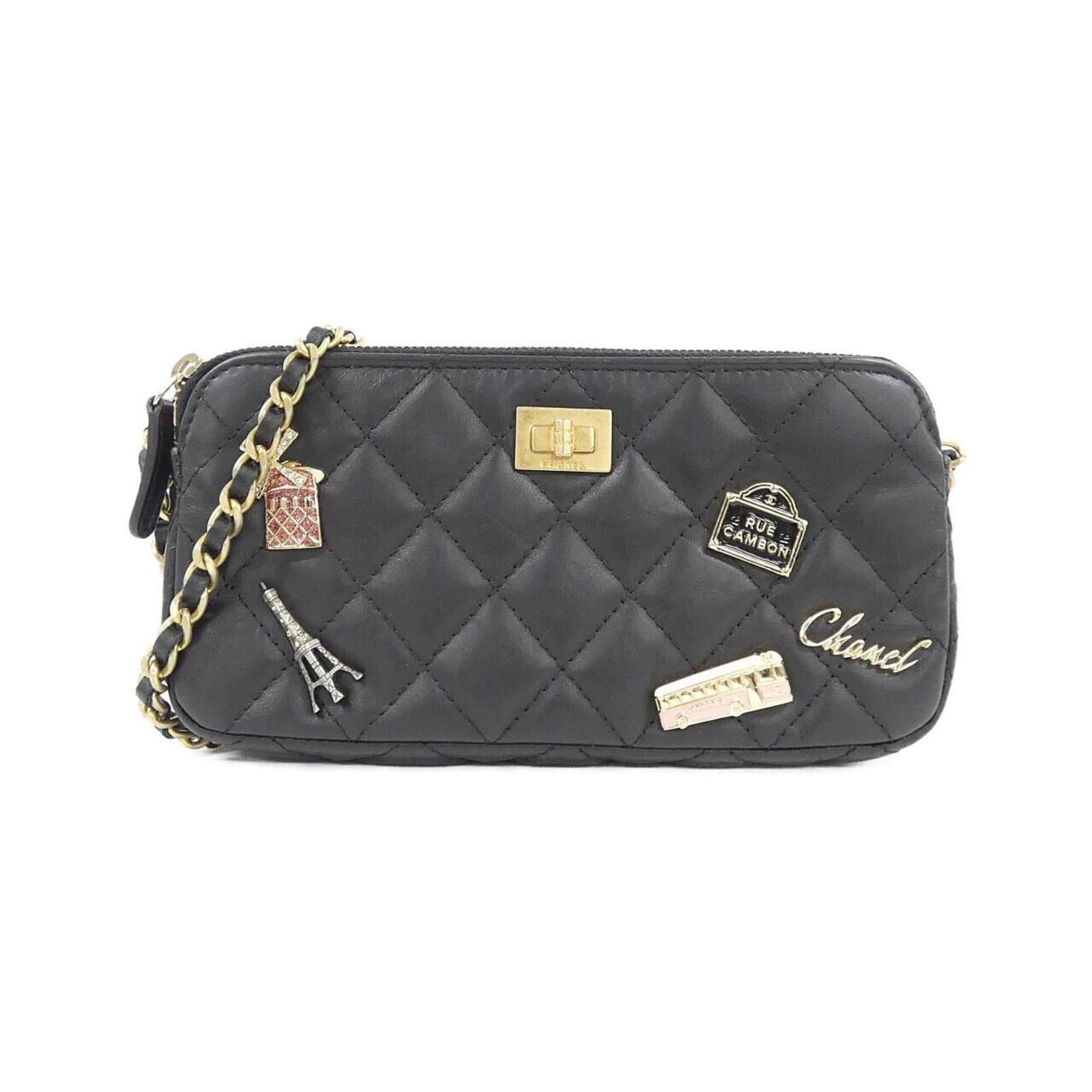 Chain shoulder leather wallet: Chain shoulder leather wallet Chain shoulder leather wallet in black, featuring a 1.25m chain strap and a compact 9cm x 18cm x 3cm design. The sleek, all-leather construction provides a sophisticated