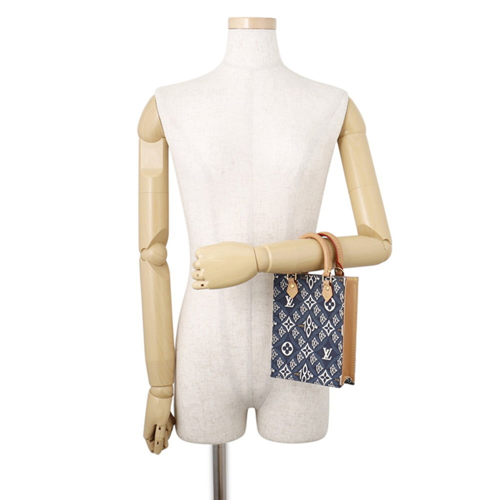Louis Vuitton Monogram Handbag - 4