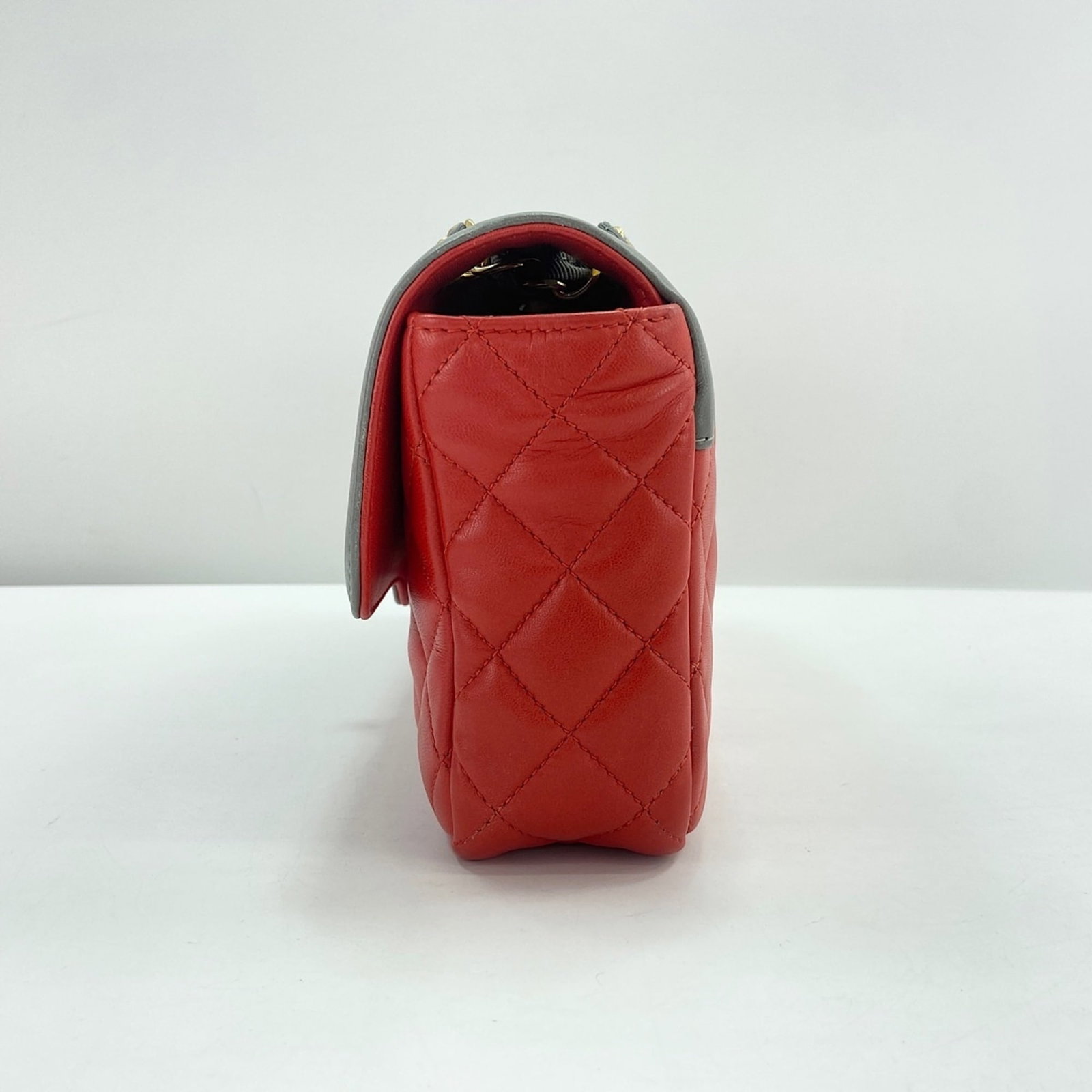 Shoulder Bag by Chanel - 3