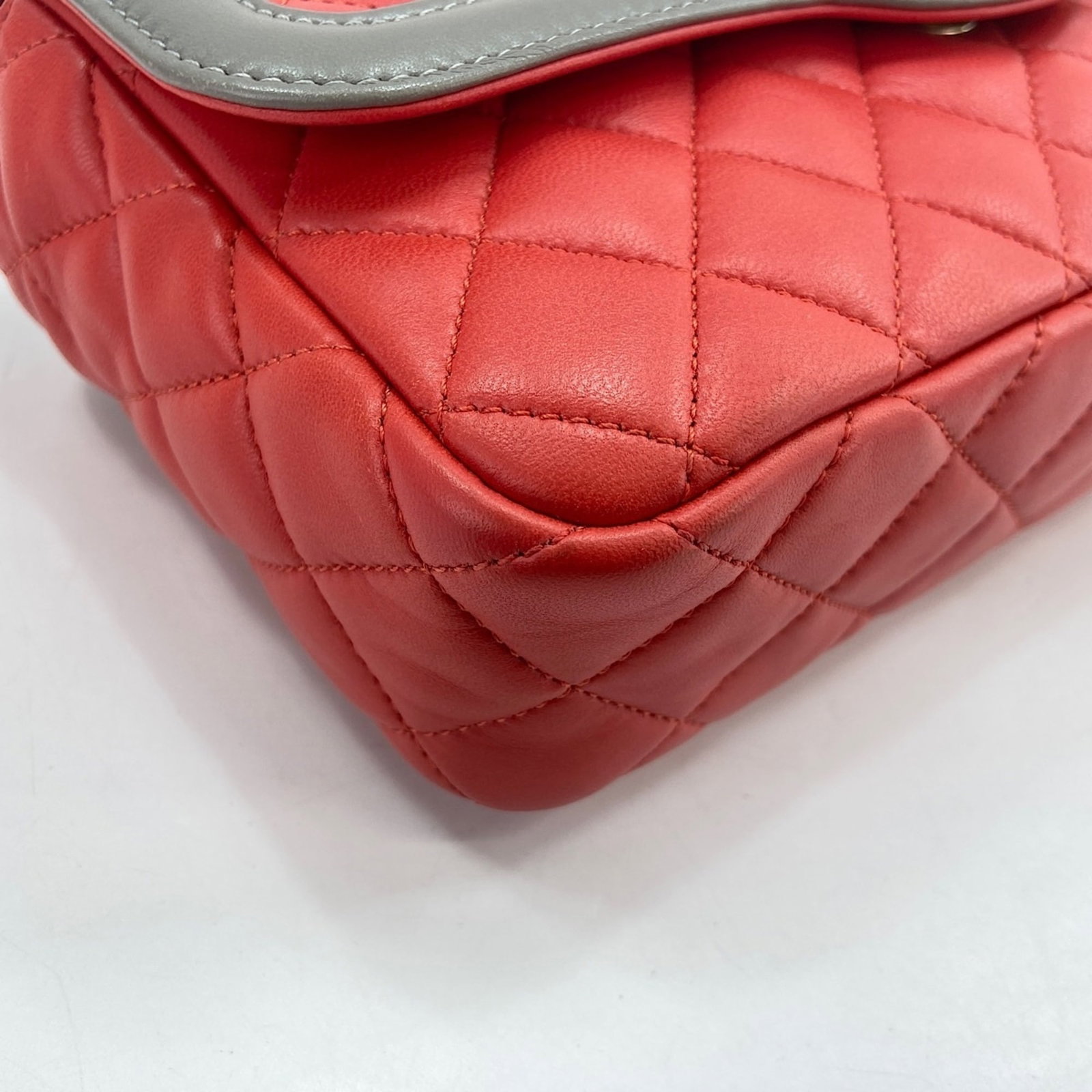 Shoulder Bag by Chanel - 6