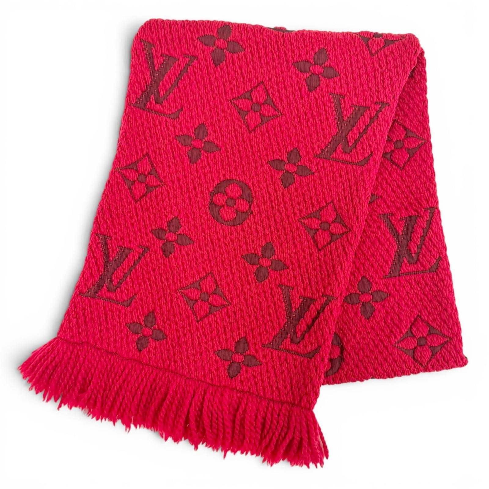Silk Wool Stole Louis Vuitton: Silk Wool Stole Louis Vuitton Silk Wool Stole from Louis Vuitton features a Ruby color, made from a combination of wool and silk materials, with a size of 1.52m x 29cm. The stole is from Italy and