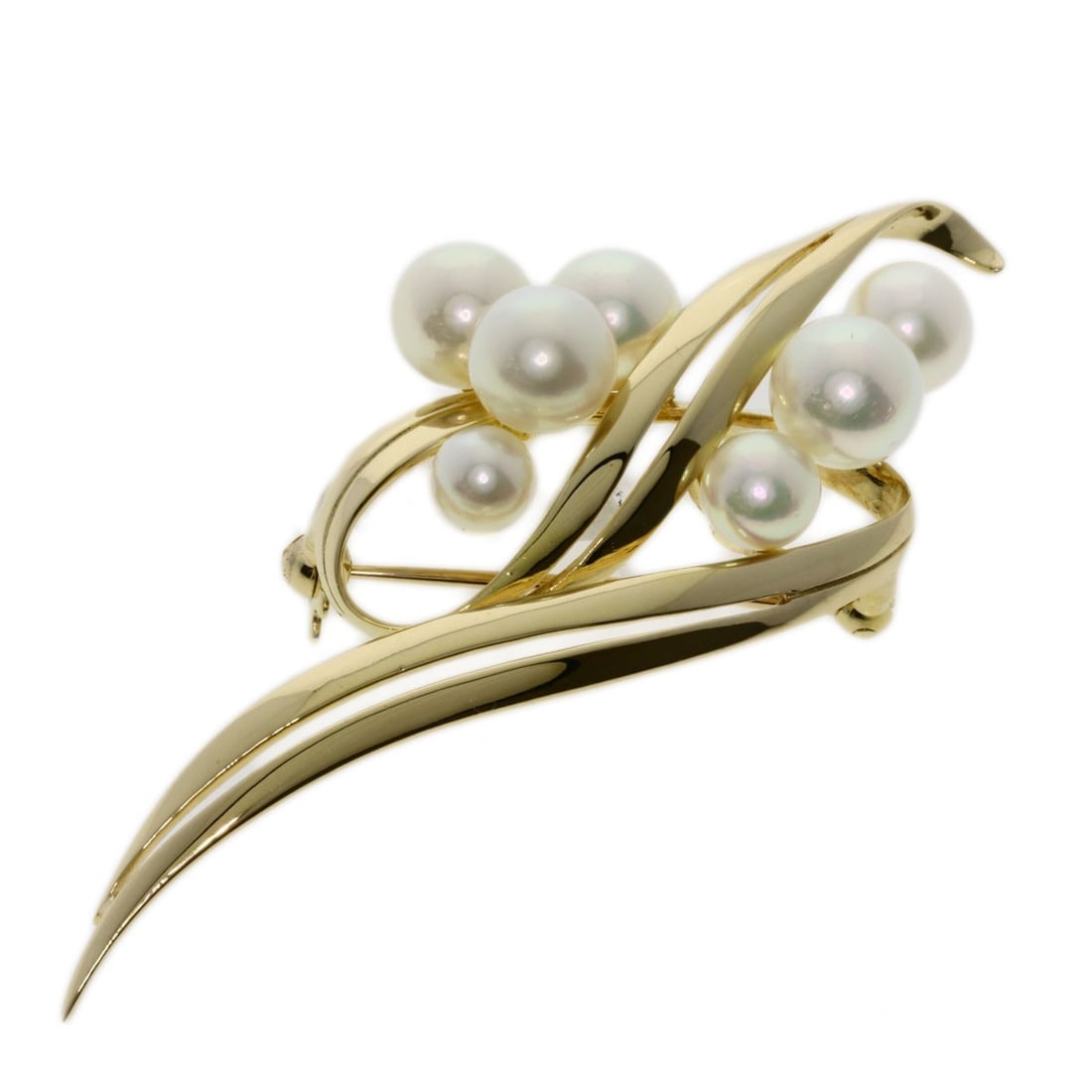 K14 Yellow Gold Mikimoto Pearl Brooch: K14 Yellow Gold Mikimoto Pearl Brooch K14 Yellow Gold Mikimoto Pearl Brooch boasts a striking gold finish, expertly crafted from high-quality K14 yellow gold. The brooch features a beautiful Mikimoto