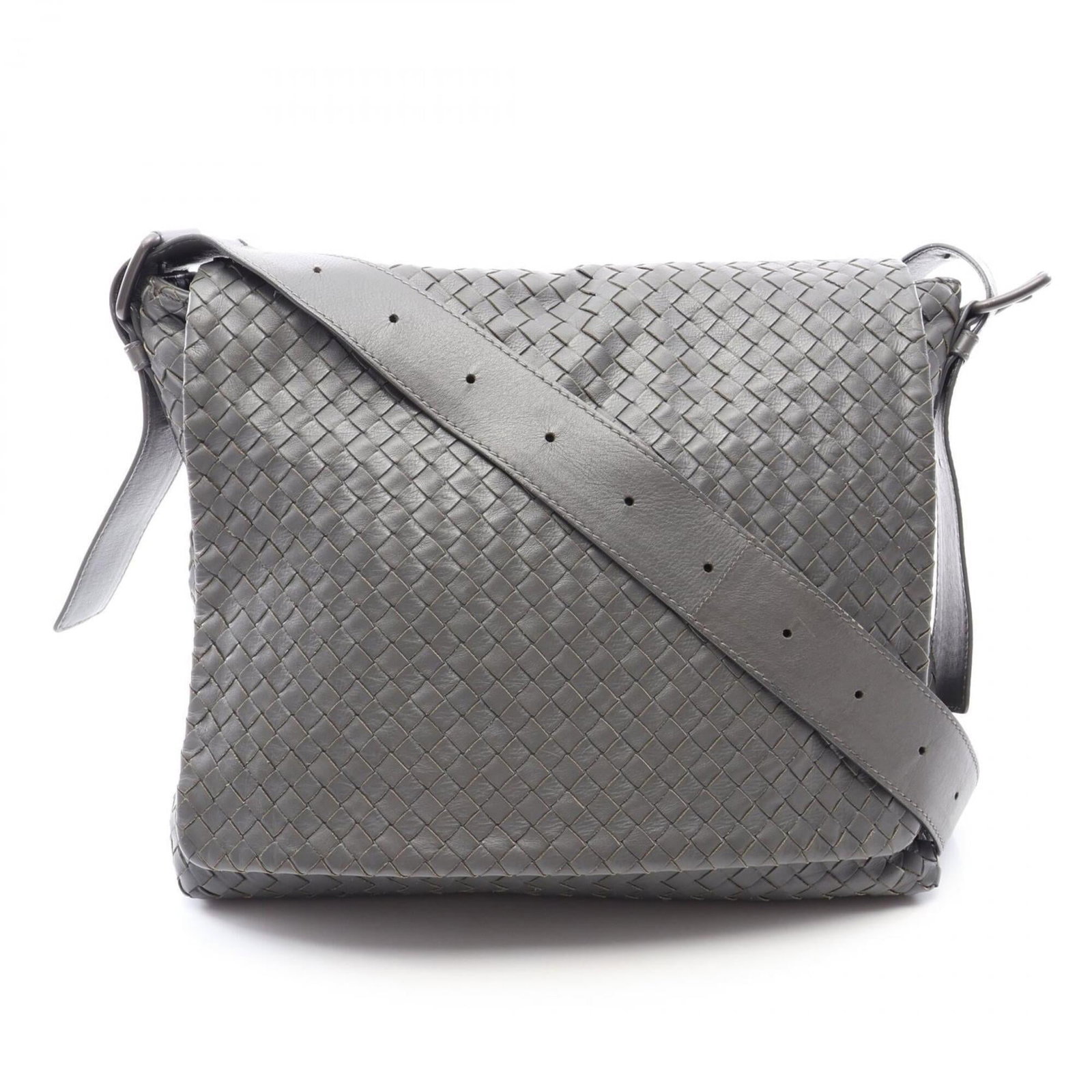 Intrecciato Messenger Bag Shoulder Bag Bottega Veneta: Intrecciato Messenger Bag Shoulder Bag Bottega Veneta Intrecciato woven design adds a unique texture to this Bottega Veneta messenger bag, crafted from high-quality materials. The bag's compact size