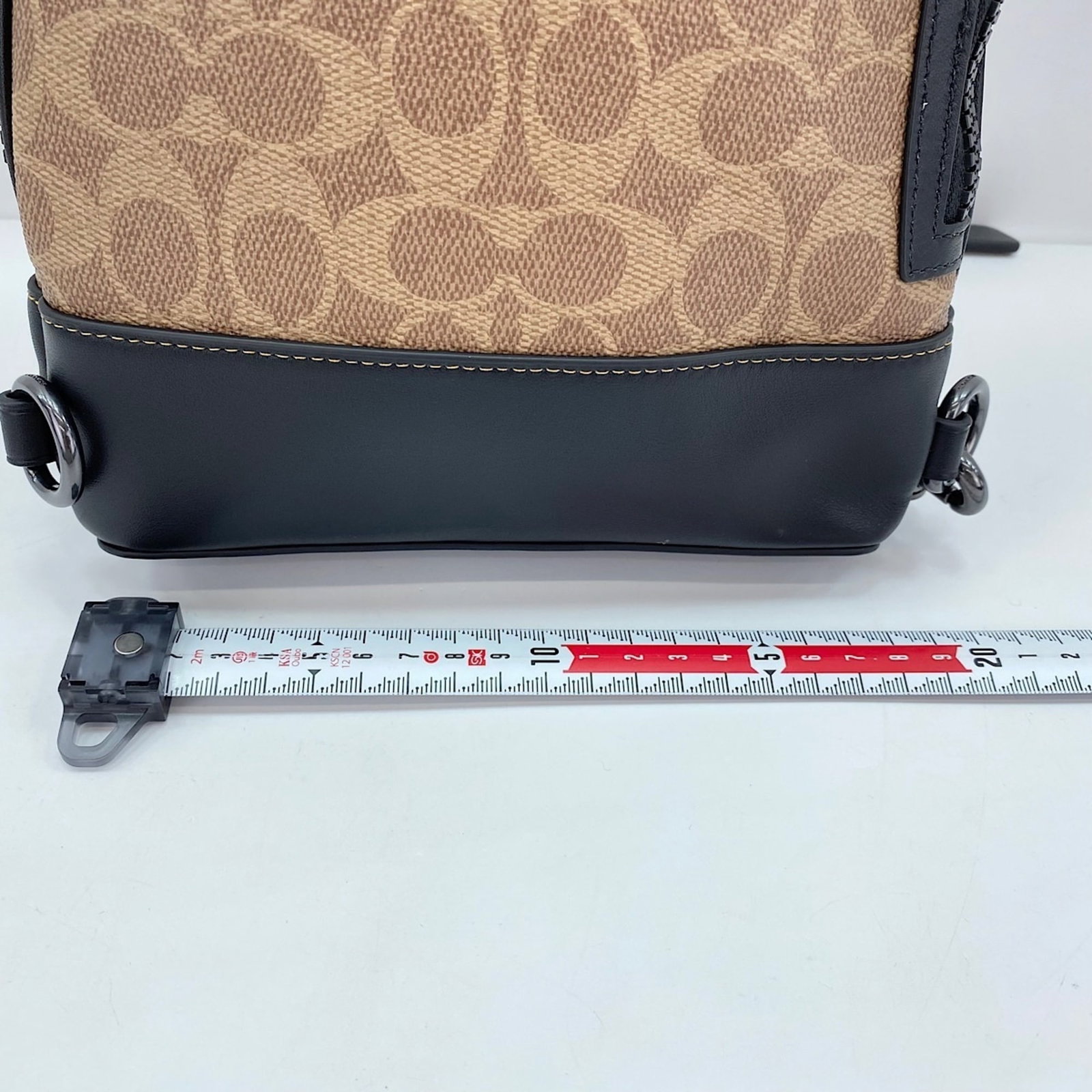 Coach sling bag - 4