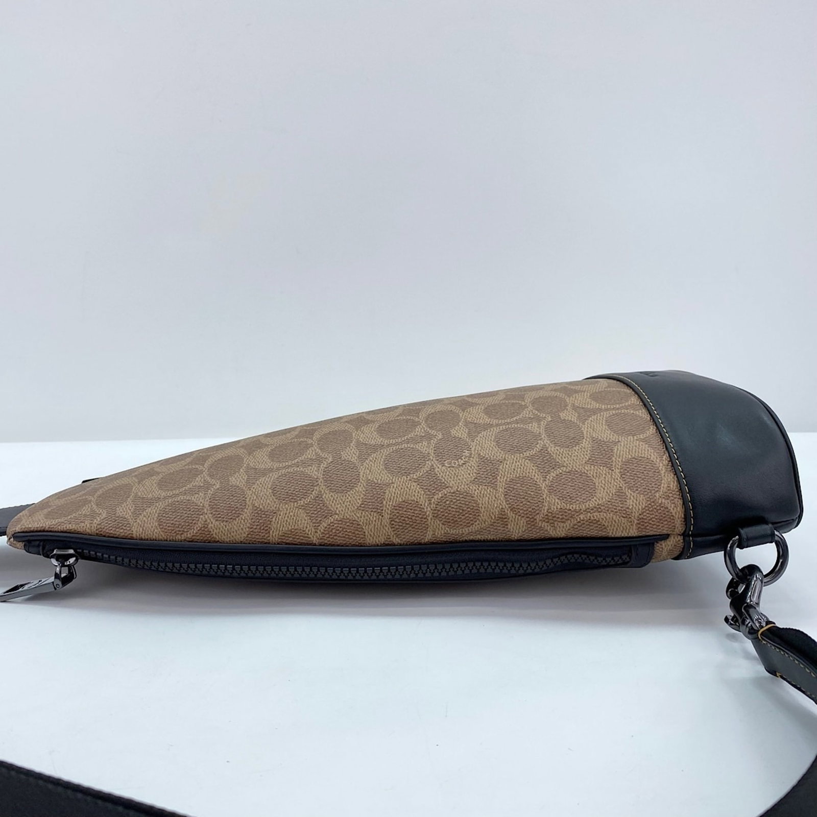 Coach sling bag - 6