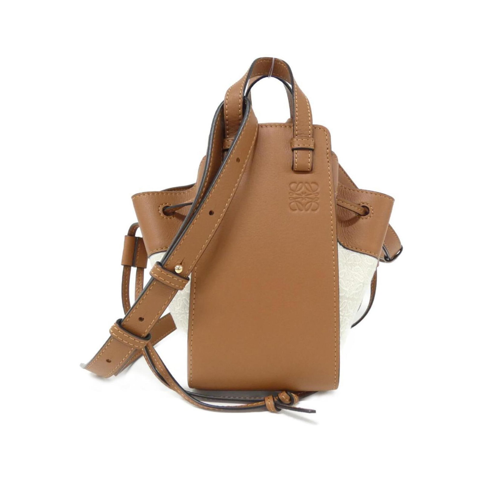 Shoulder Bag Canvas Loewe: Shoulder Bag Canvas Loewe Canvas Loewe shoulder bag in beige, featuring a classic design with a canvas material and signature. This 21cm x 11cm x 18cm bag is a stylish and versatile accessory for ever