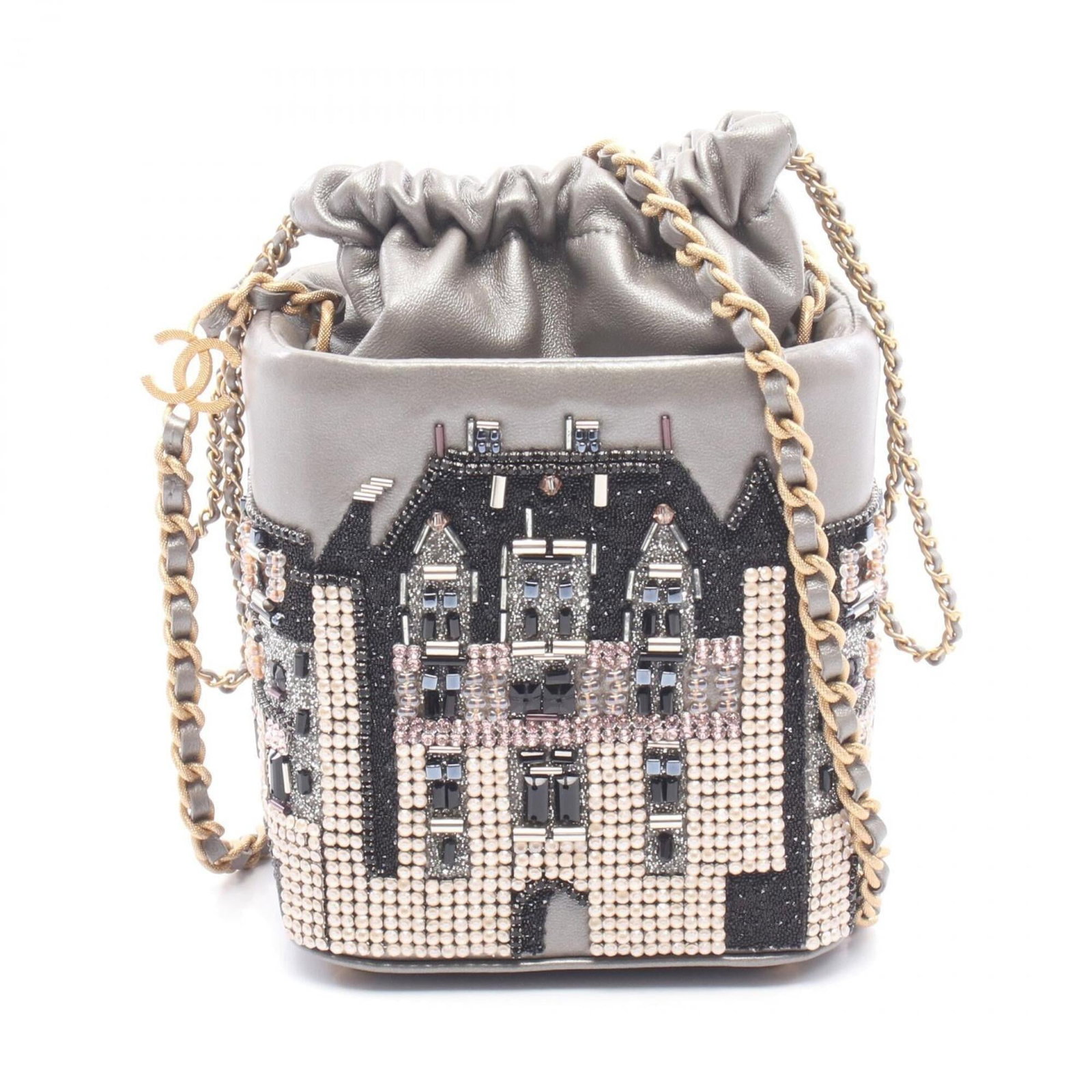 Shoulder Bag Leather Handbag Chanel: Shoulder Bag Leather Handbag Chanel Silver Leather Chanel Shoulder Bag with Classic Design. This sleek shoulder bag features a timeless design, made from high-quality leather, and measures 16cm x