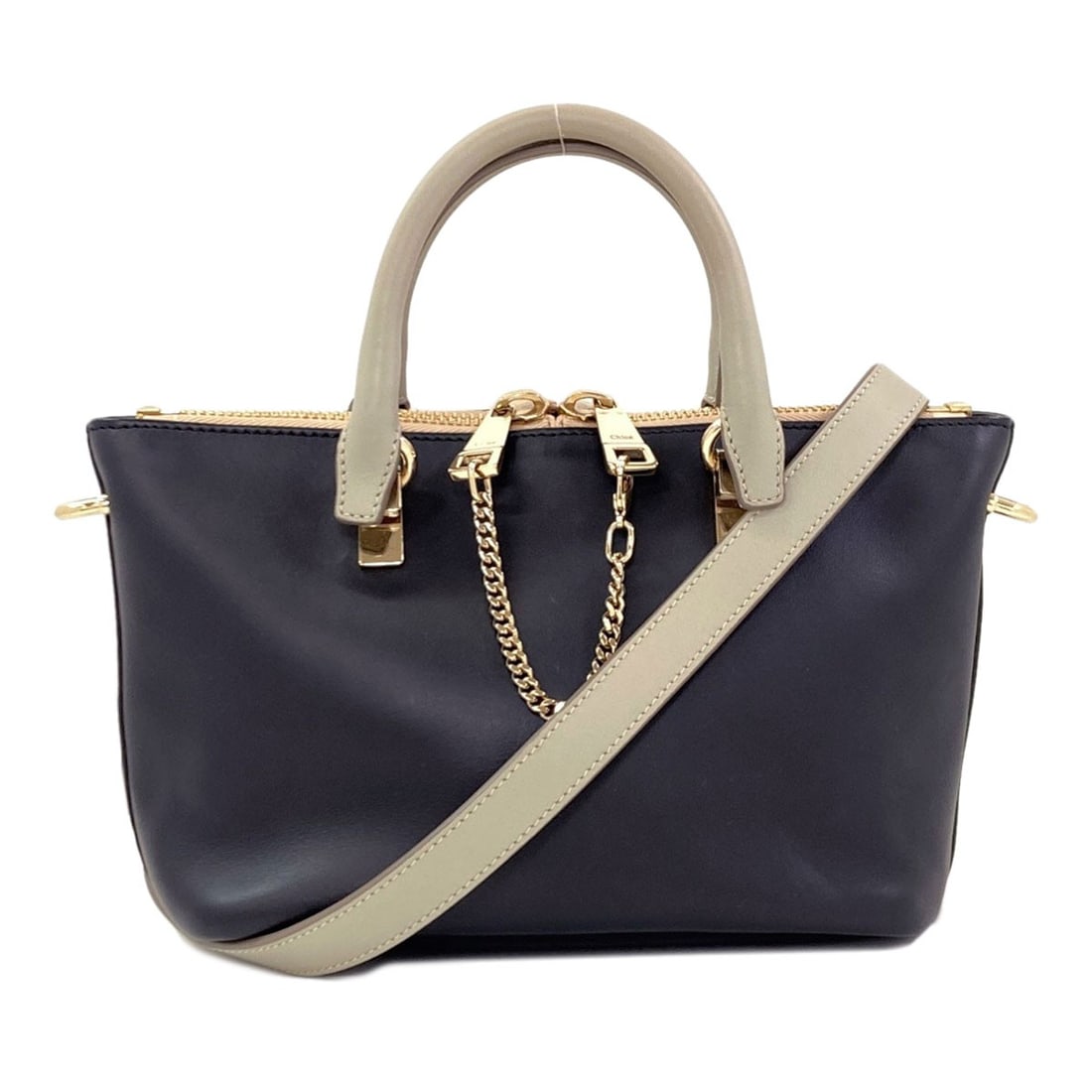 Handbag Leather Chloe Bailey 2Way: Handbag Leather Chloe Bailey 2Way Black leather Chloe Bailey 2Way handbag with black exterior. This handbag features a signature and is made of high-quality leather. Item Specifics: Brand: CHLOE
