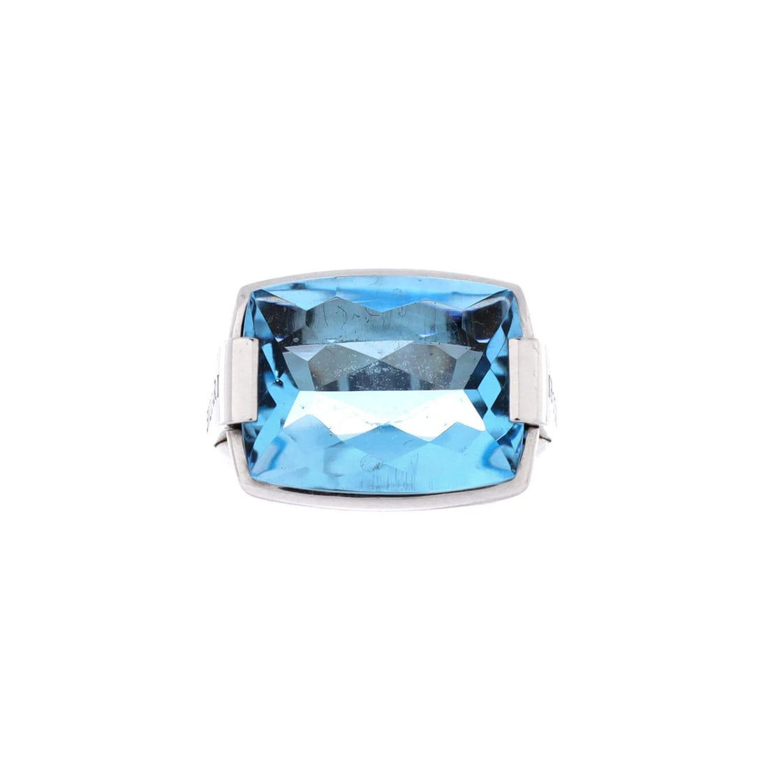 Bvlgari Metropolis Ring 18K White Gold and Blue Topaz: Bvlgari Metropolis Ring 18K White Gold and Blue Topaz 18K White Gold and Blue Topaz Bvlgari Metropolis Ring. This elegant ring boasts a striking combination of 18K white gold and vibrant blue topaz,