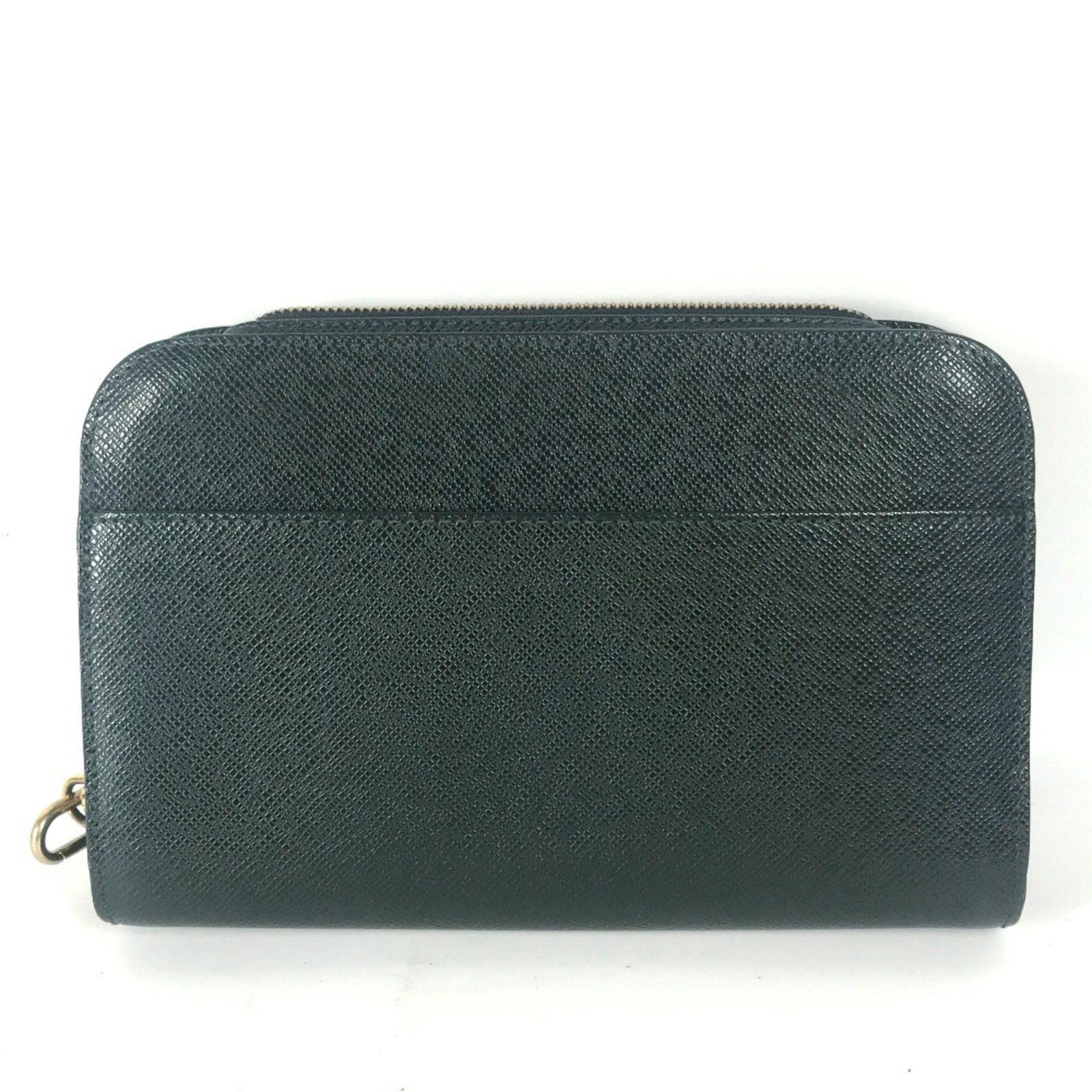 Louis Vuitton Pouch Taiga Leather Bag Clutch: Louis Vuitton Pouch Taiga Leather Bag Clutch Taiga leather pouch clutch from Louis Vuitton, featuring Episea color and a compact 15.5cm x 24cm x 3cm size. This clutch bag is made from high-quality