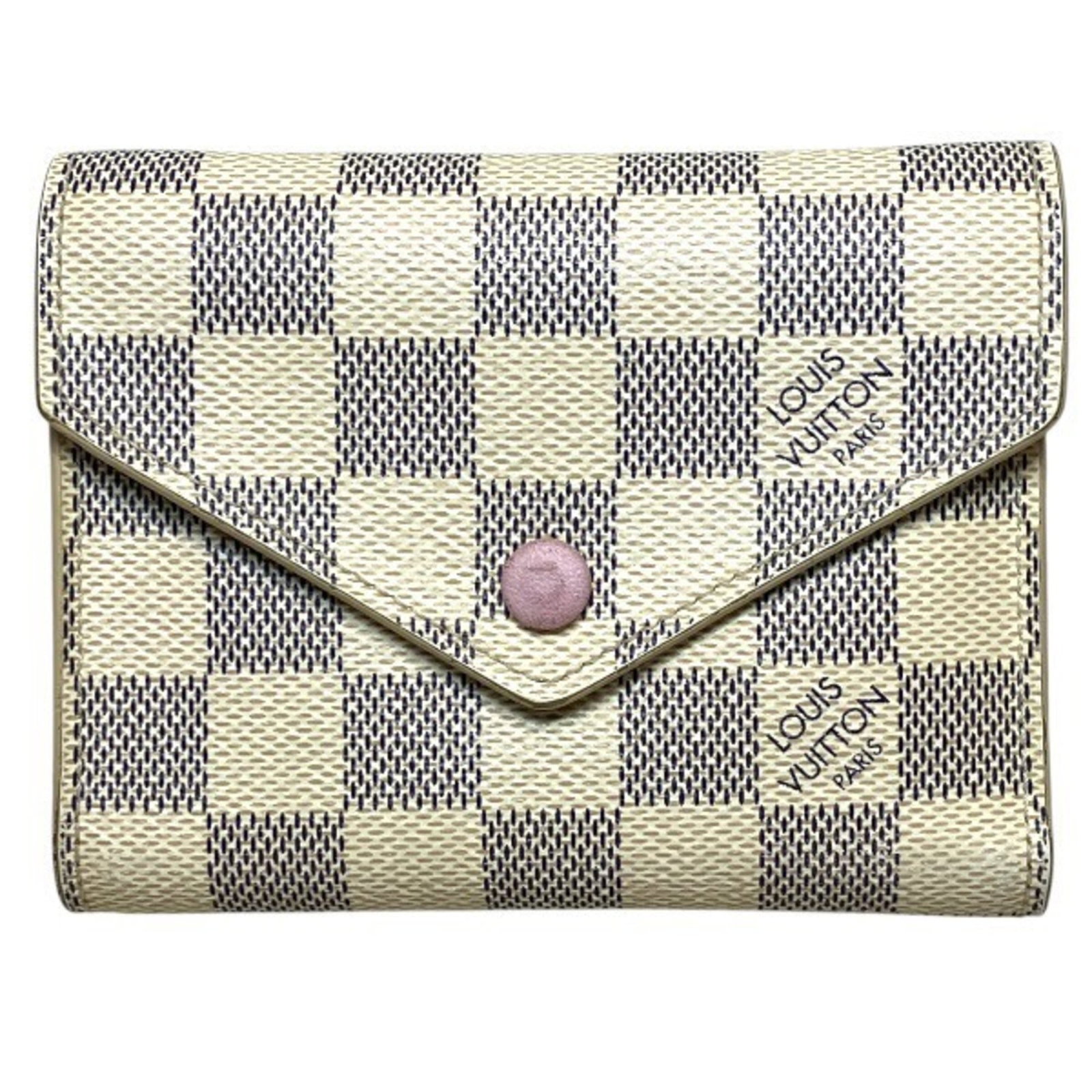 Louis Vuitton Wallet (Tri-Fold): Louis Vuitton Wallet (Tri-Fold) Rose ballerine tri-fold wallet from Louis Vuitton, featuring a classic design with a signature monogram pattern. Measuring 9cm x 12cm x 2.5cm, this stylish wallet is a