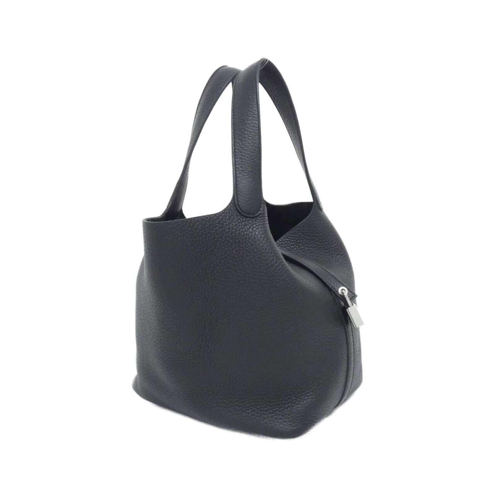 Clemence Leather Handbag Taurillon Hermes: Clemence Leather Handbag Taurillon Hermes Taurillon clemence leather gives this black handbag a sophisticated, luxurious feel. With its sleek 23cm x 22cm x 18cm dimensions, it's a stylish accessory