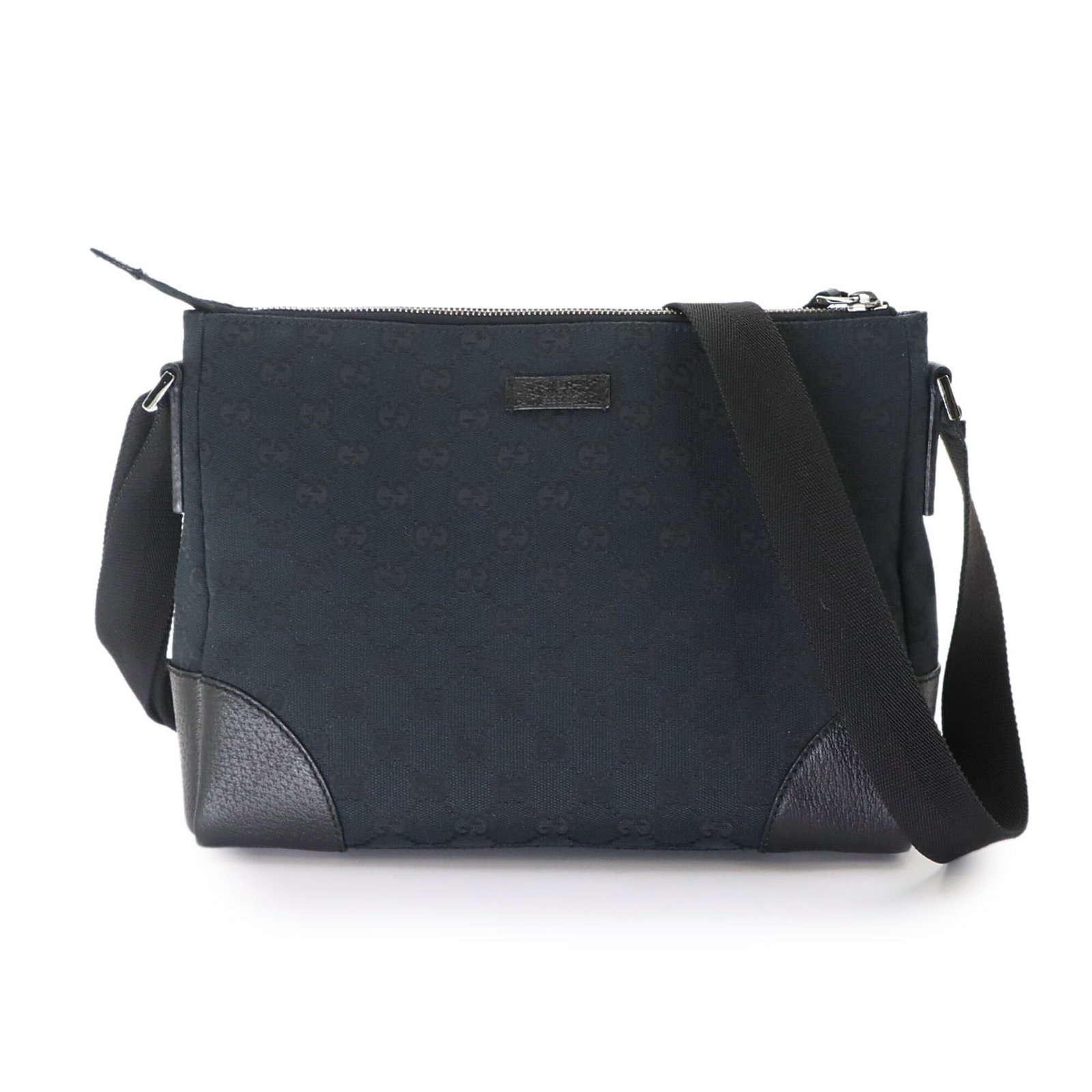 Shoulder Bag Gg Canvas Leather Handbag Gucci: Shoulder Bag Gg Canvas Leather Handbag Gucci GG canvas and leather combine in this sleek Gucci shoulder bag, measuring 20cm x 27cm x 8.5cm. The black color and Italian origin make it a stylish