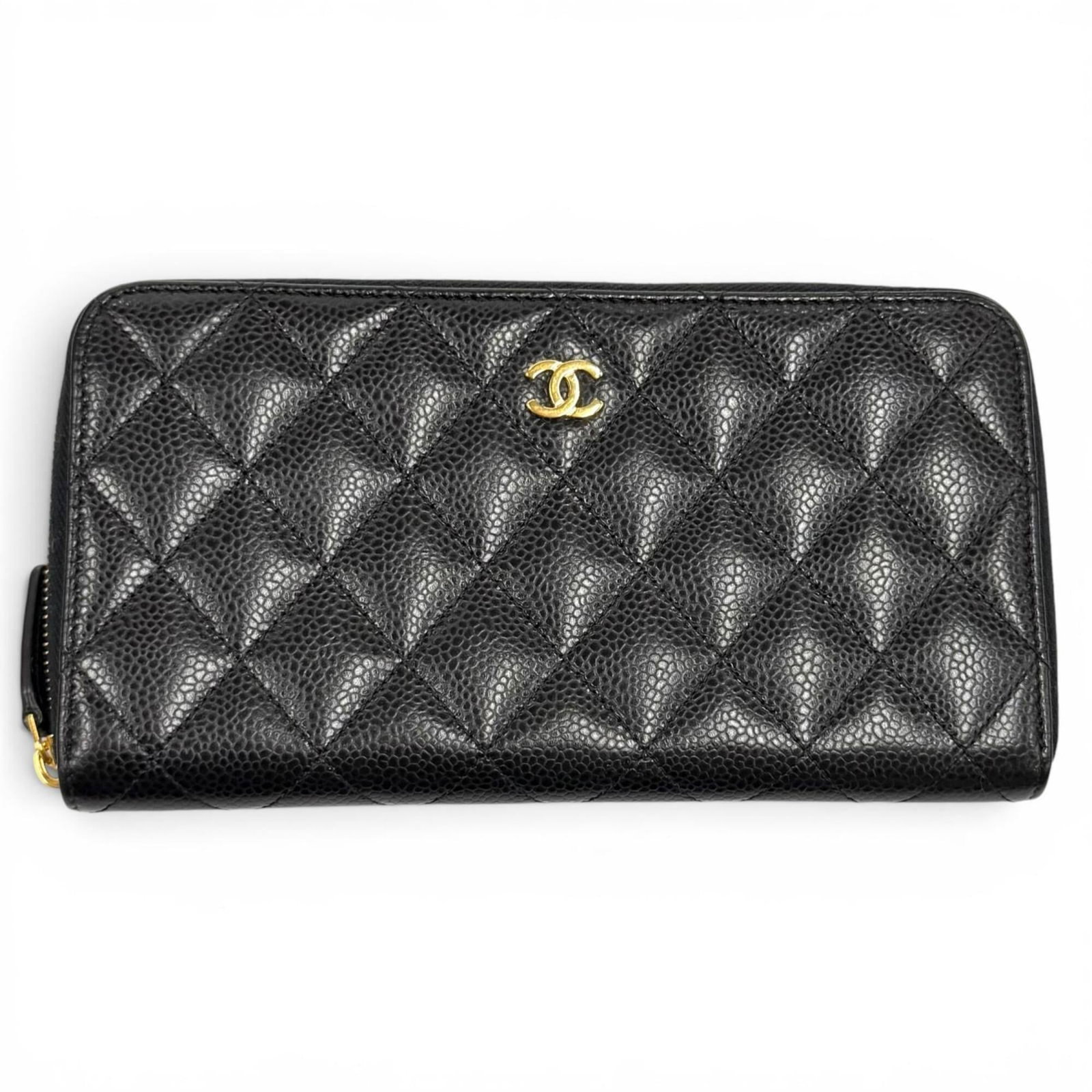 Chanel Long Wallet (Bi-Fold) Grained Calfskin: Chanel Long Wallet (Bi-Fold) Grained Calfskin Black Grained Calfskin Long Wallet (Bi-Fold) from Chanel, crafted with high-quality materials and featuring a classic bi-fold design. This stylish wallet 