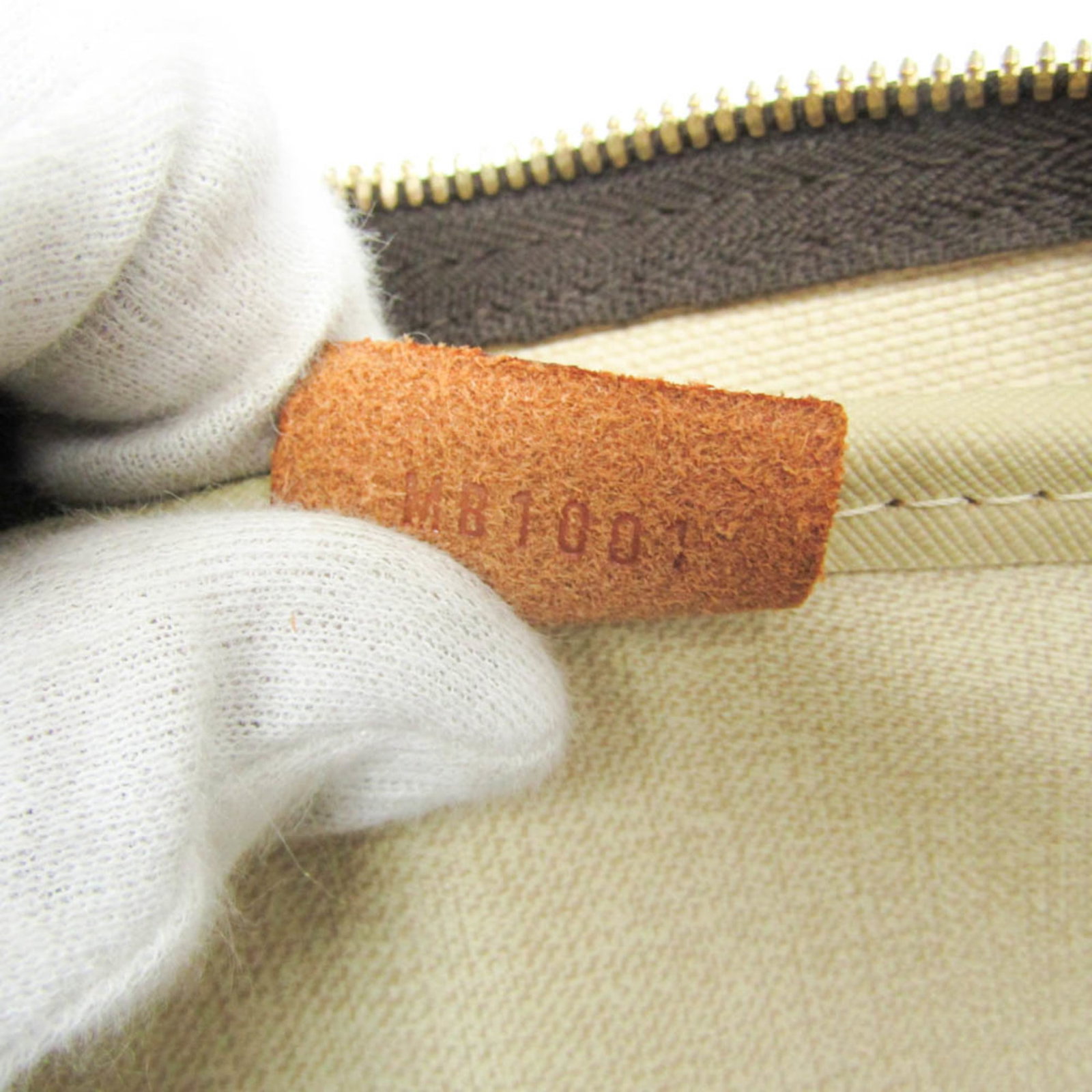 Louis Vuitton Monogram Handbag - 16