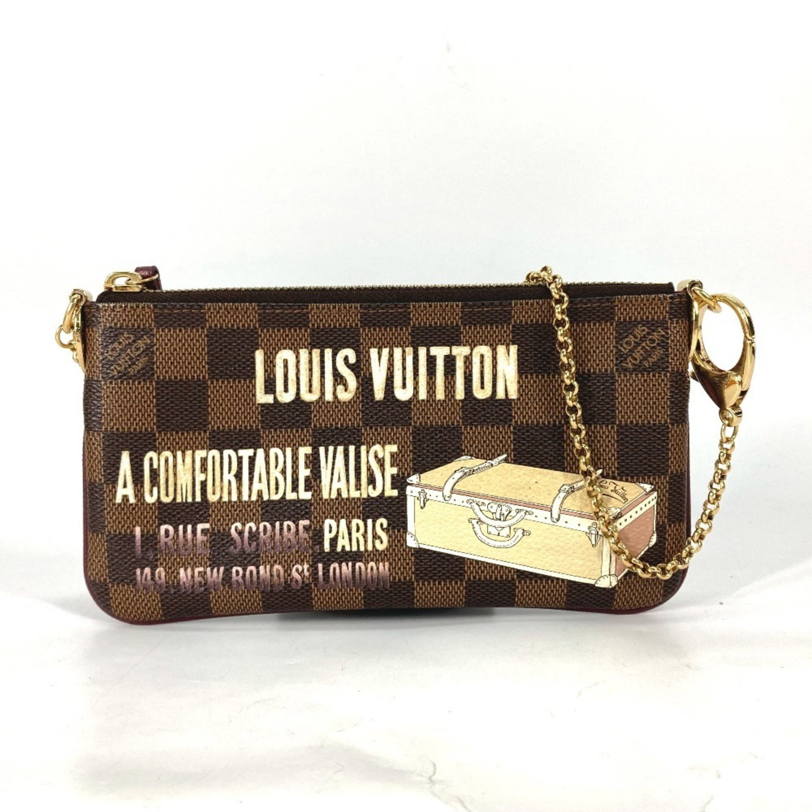 Canvas Damier Shoulder Bag Pochette Pouch Vuitton Louis: Canvas Damier Shoulder Bag Pochette Pouch Vuitton Louis Damier canvas pattern adds a touch of classic elegance to this Louis Vuitton pochette, featuring a sturdy zipper closure and a convenient inner