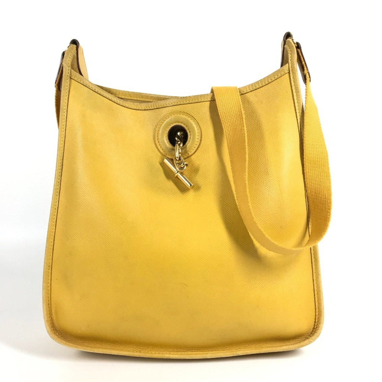 Hermes Pochette Leather Bag: Hermes Pochette Leather Bag Yellow leather Pochette bag from Hermes, featuring gold hardware and a classic design. Made from high-quality leather, this stylish shoulder bag measures 26cm x 24.5cm x