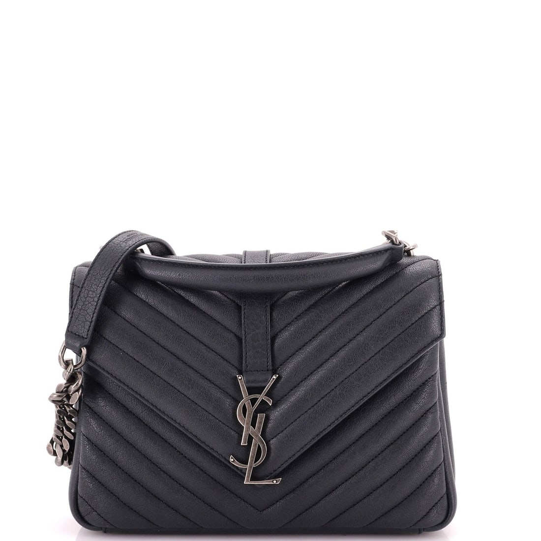 Monogram College Bag Leather Chevron Medium Matelasse Saint Laurent Classic: Monogram College Bag Leather Chevron Medium Matelasse Saint Laurent Classic Medium-sized, medium-gray leather cross body bag with a classic Saint Laurent design, featuring a subtle chevron pattern