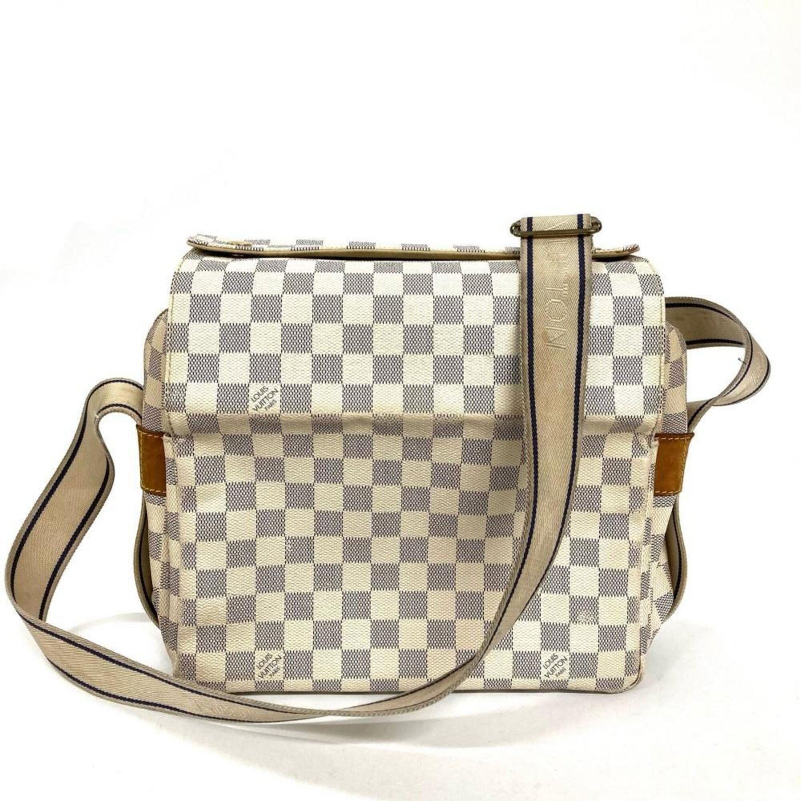 Damier Azur Shoulder Bag Louis Vuitton: Damier Azur Shoulder Bag Louis Vuitton Damier Azur Shoulder Bag Louis Vuitton - A stylish and iconic design, this shoulder bag features the iconic Damier Azur pattern and a classic Louis Vuitton