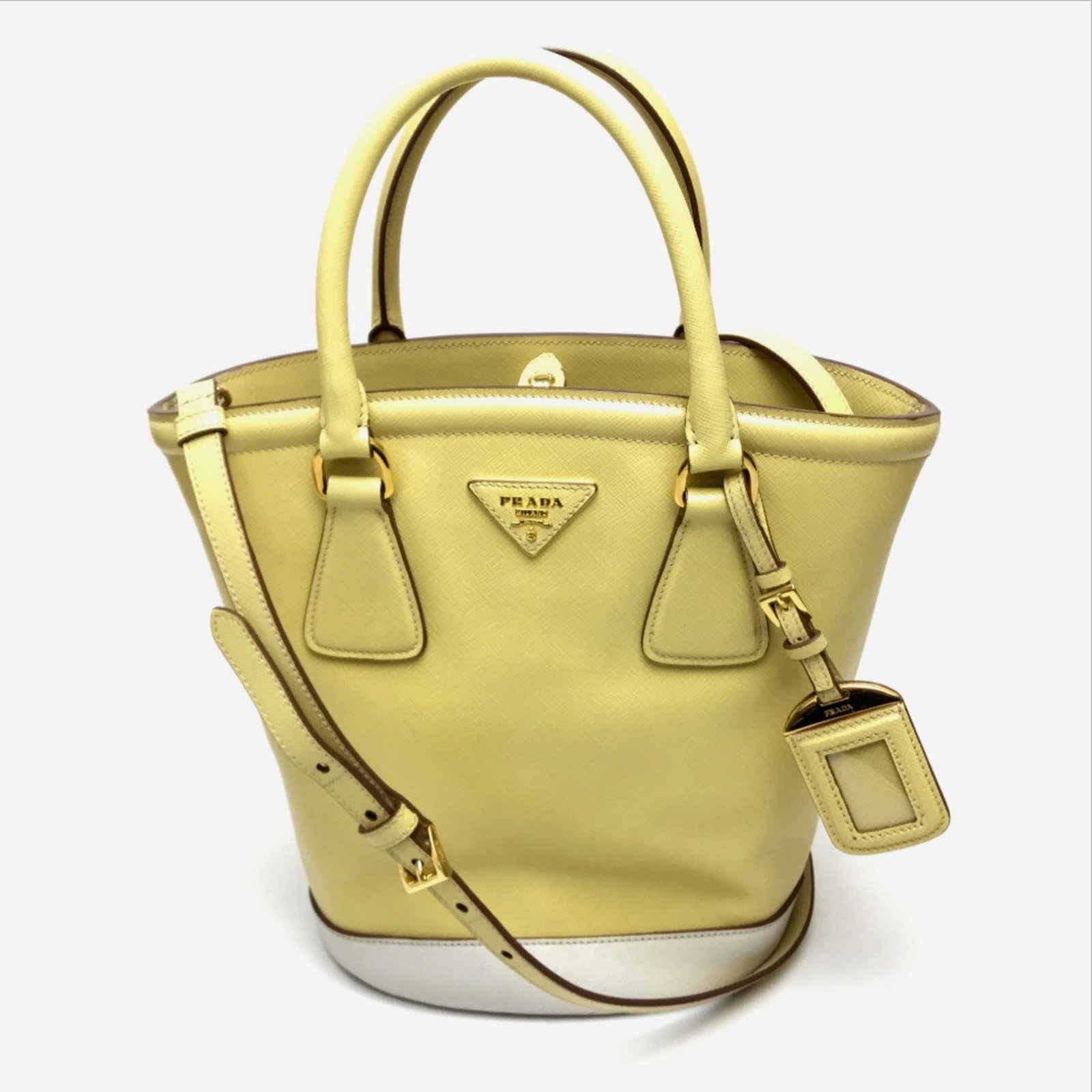Shoulder Bag Leather Prada: Shoulder Bag Leather Prada The Prada B2442B shoulder bag is a stylish and functional leather tote, measuring 21cm x 27cm x 15cm. Its adjustable shoulder strap and 12.6inch handle provide versatility,