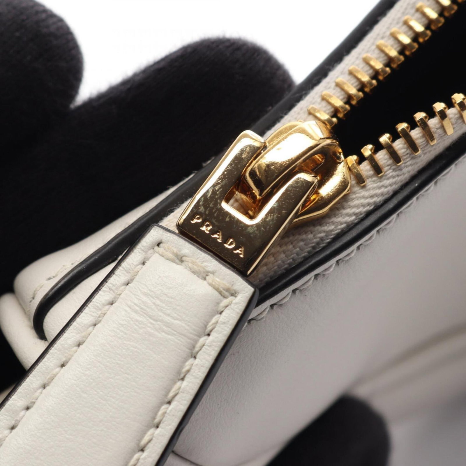 Handbag Leather Prada - 8