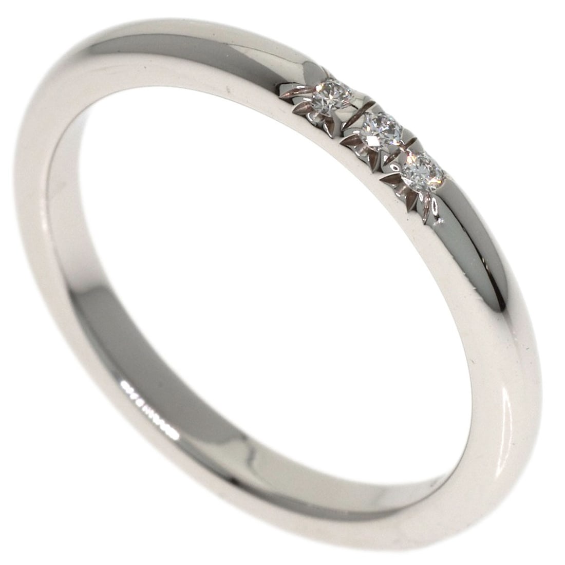Tiffany&Co. Forever 3P Diamond Ring Platinum Pt950: Tiffany&Co. Forever 3P Diamond Ring Platinum Pt950 Platinum Pt950 Tiffany&Co. Forever 3P Diamond Ring, featuring a stunning silver diamond set in a sleek platinum band, is a timeless piece of jewelry.
