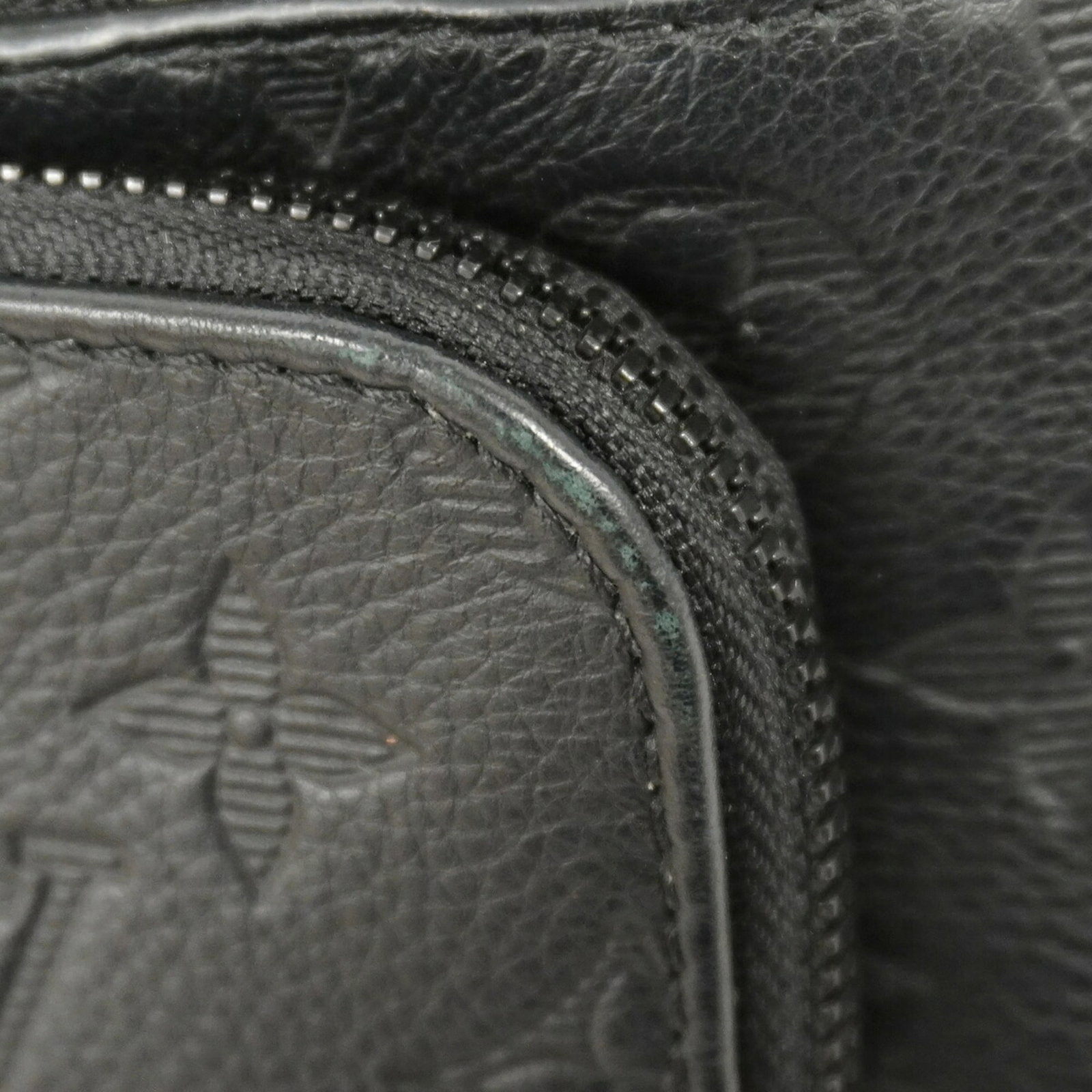 Louis Vuitton sling bag - 6