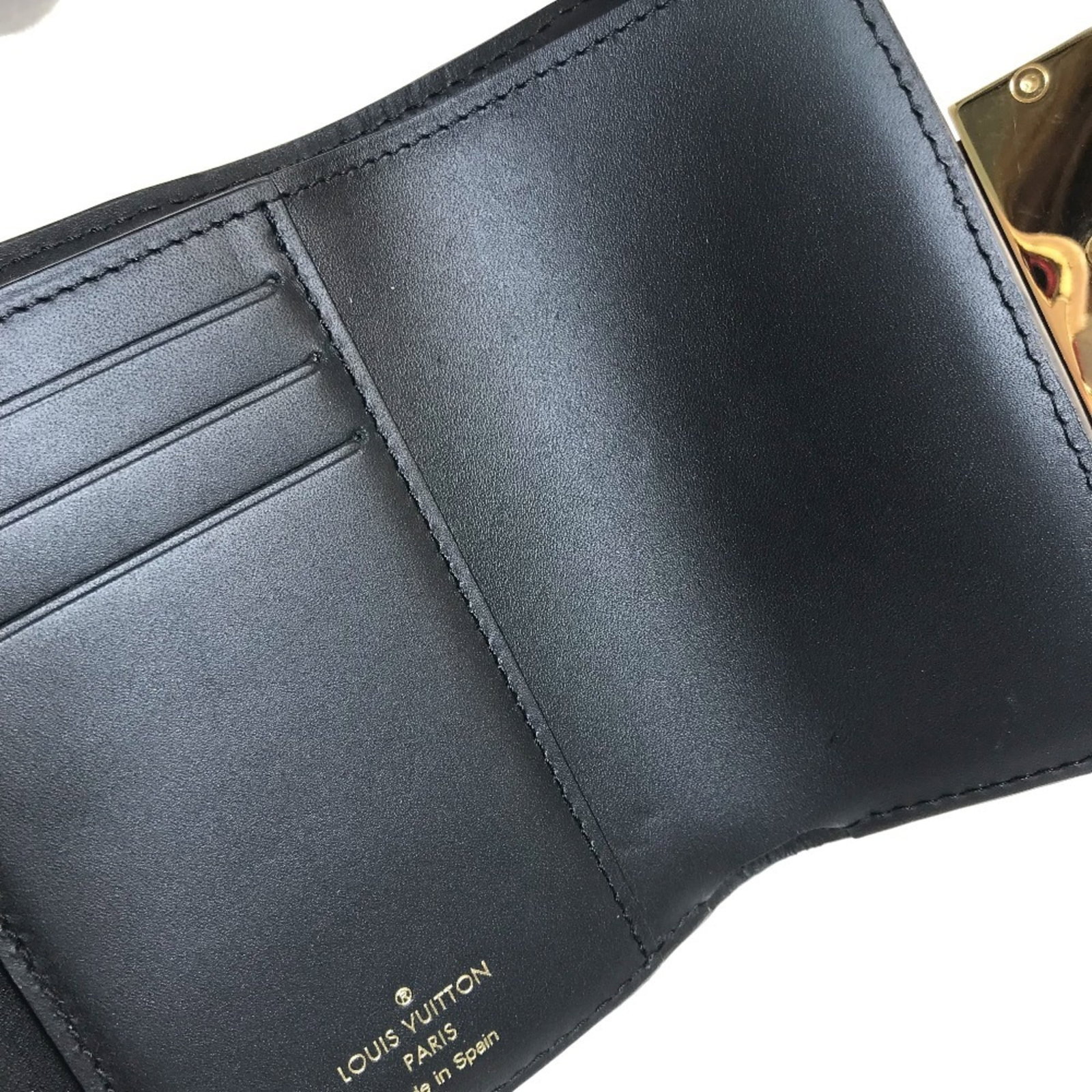 Monogram Reverse Wallet Louis Vuitton (Tri-Fold) - 10