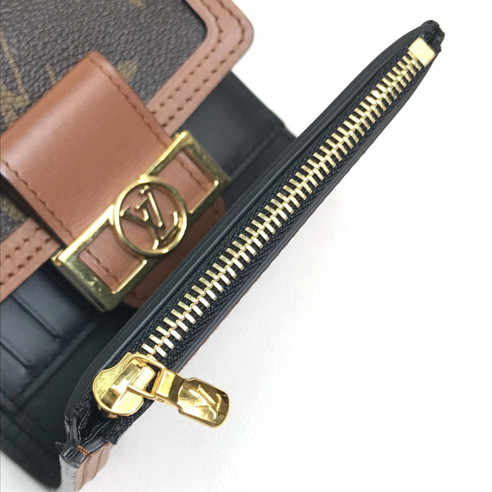Monogram Reverse Wallet Louis Vuitton (Tri-Fold) - 11