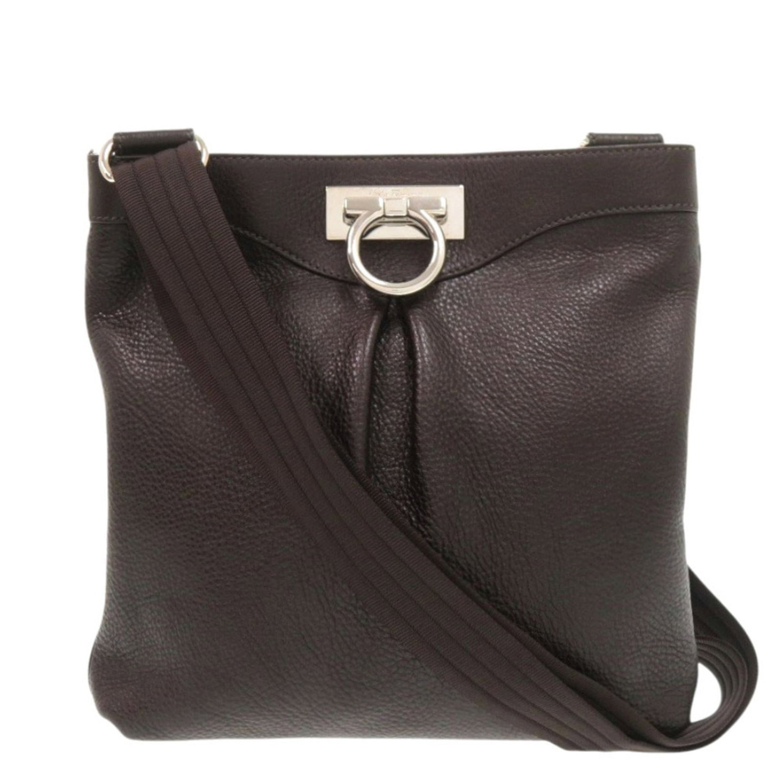 Ferragamo Leather Shoulder Bag: Ferragamo Leather Shoulder Bag The Salvatore Ferragamo Leather Shoulder Bag is a stylish and elegant accessory, crafted from high-quality leather and featuring a classic design. Measuring 25cm x 26cm