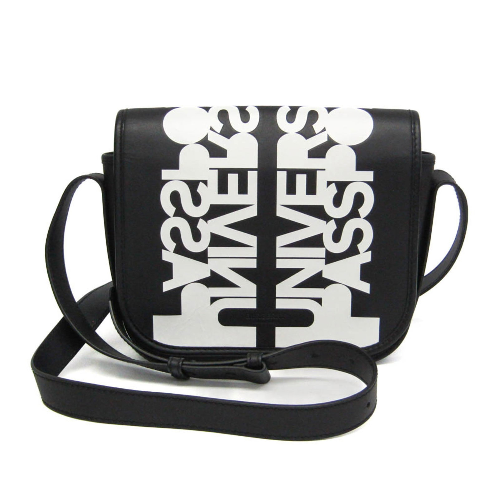 Burberry Bag Leather: Burberry Bag Leather Black and White Burberry Bag Leather - A Timeless Shoulder Bag. Made from high-quality leather, this Universal Passport bag features a sleek design with a magnet closure, open