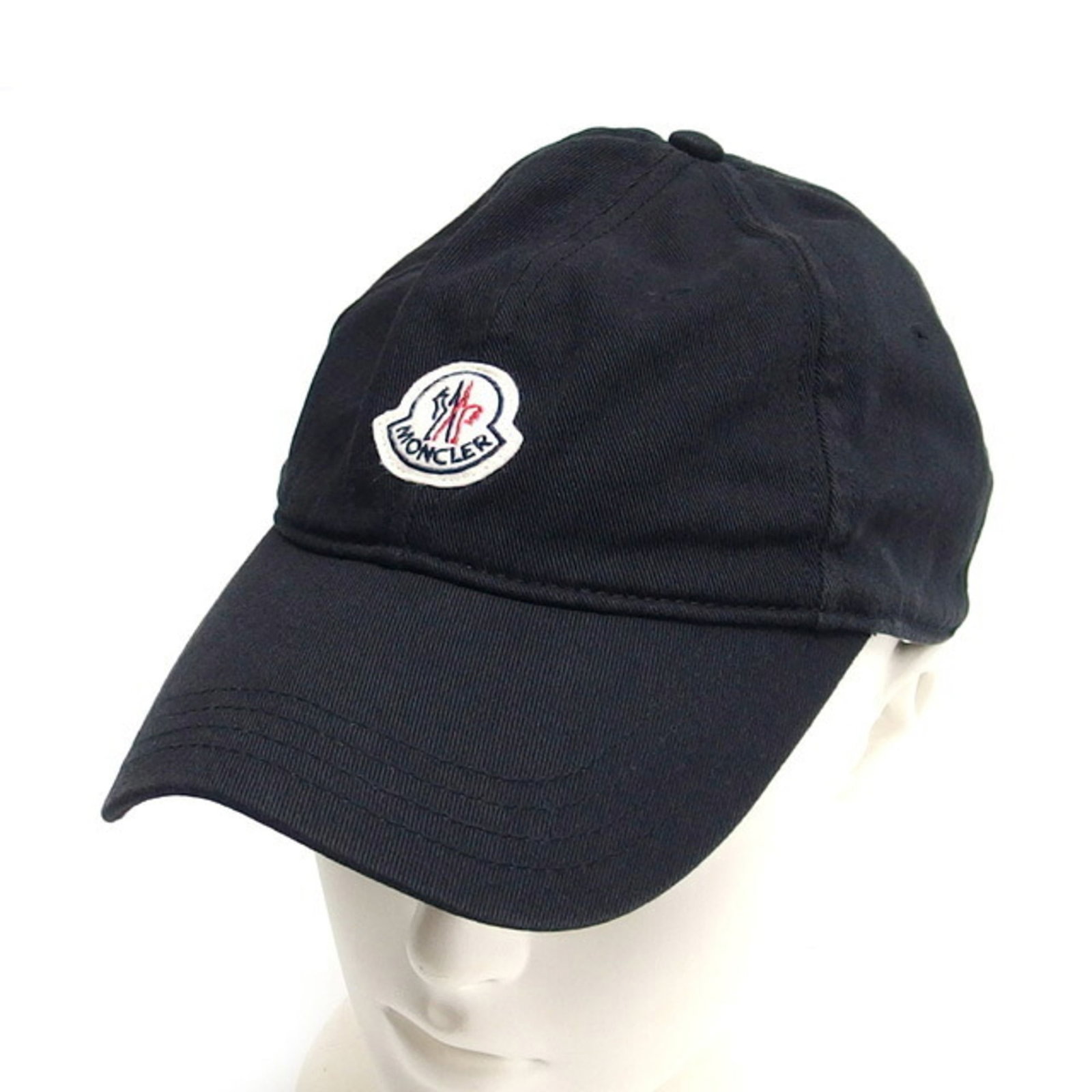 Cotton Moncler Cap Baseball 100%: Cotton Moncler Cap Baseball 100% Cotton Moncler Cap Baseball 100% features a classic design with a 10cm height and 60cm circumference, made from 100% cotton material. The black color provides a