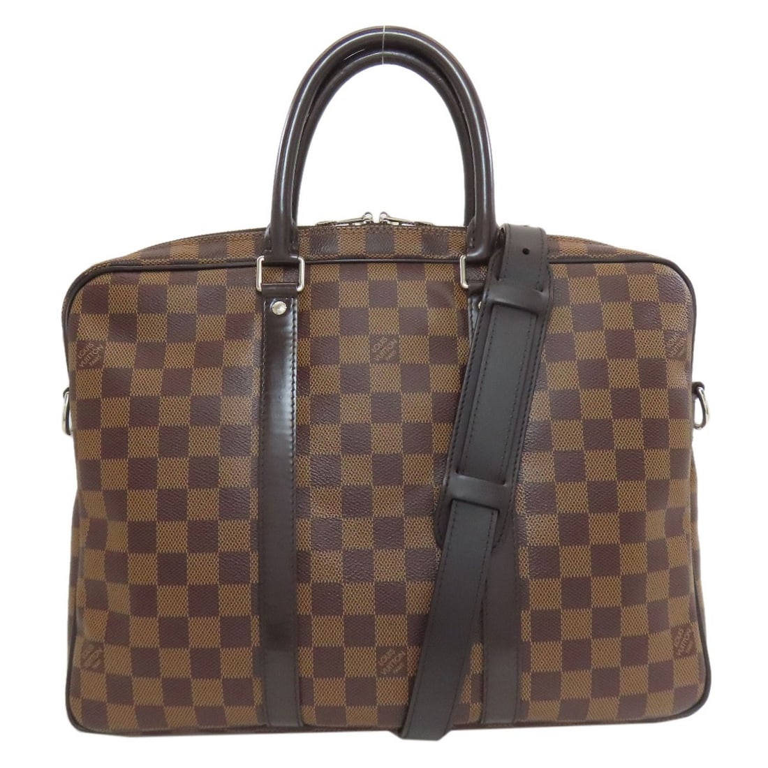 Louis Vuitton N41466 Porte-Documents Voyagepm Pdv Business Bag Damier: Louis Vuitton N41466 Porte-Documents Voyagepm Pdv Business Bag Damier The Louis Vuitton N41466 Porte-Documents Voyagepm Pdv Business Bag features a classic Damier canvas exterior in brown, a timeless 