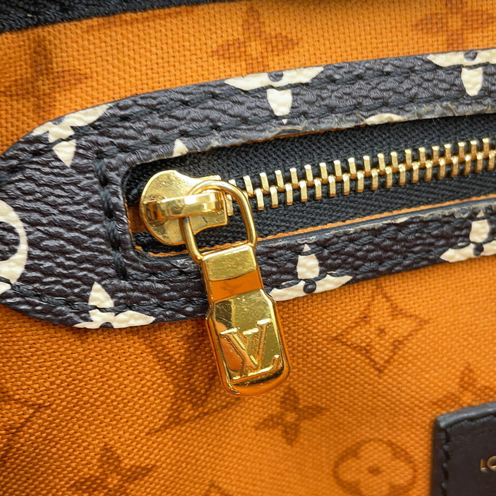 Louis Vuitton Monogram Handbag - 12