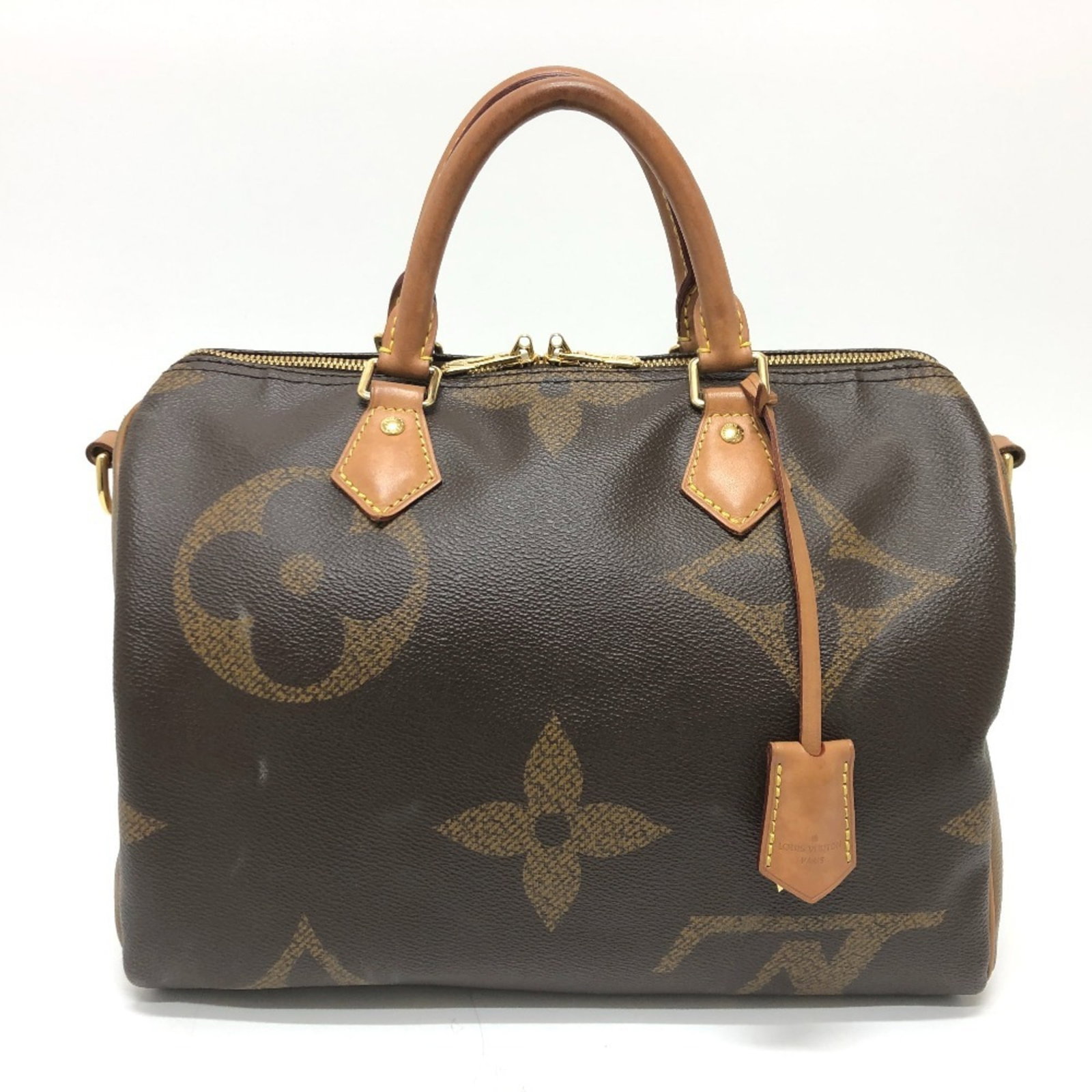 Boston Bag Handbag Louis Vuitton Monogram: Boston Bag Handbag Louis Vuitton Monogram Boston Bag Handbag Louis Vuitton Monogram is a classic design featuring the iconic Monogram pattern in a rich brown, galle, and Monogram color combination. Th