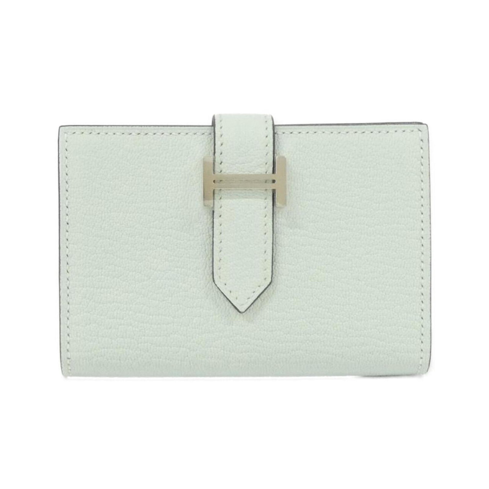 Hermes Business Card Case Chevre Leather: Hermes Business Card Case Chevre Leather Chevre leather gives this Business card case its distinctive texture and look, while its compact size makes it easy to carry. Measuring 7cm x 10cm x 2cm, it's