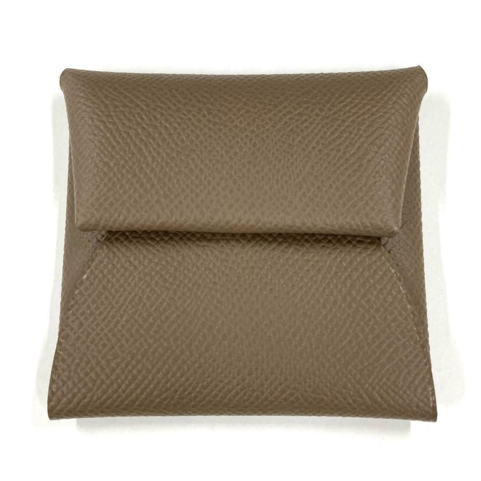 Hermes Coin Purse/ Coin Case Epsom Leather: Hermes Coin Purse/ Coin Case Epsom Leather Epsom leather coin purse/coin case from Hermes, featuring a classic design in Etoupe gray. Measuring 8cm x 8.5cm x 1cm, this compact accessory is perfect