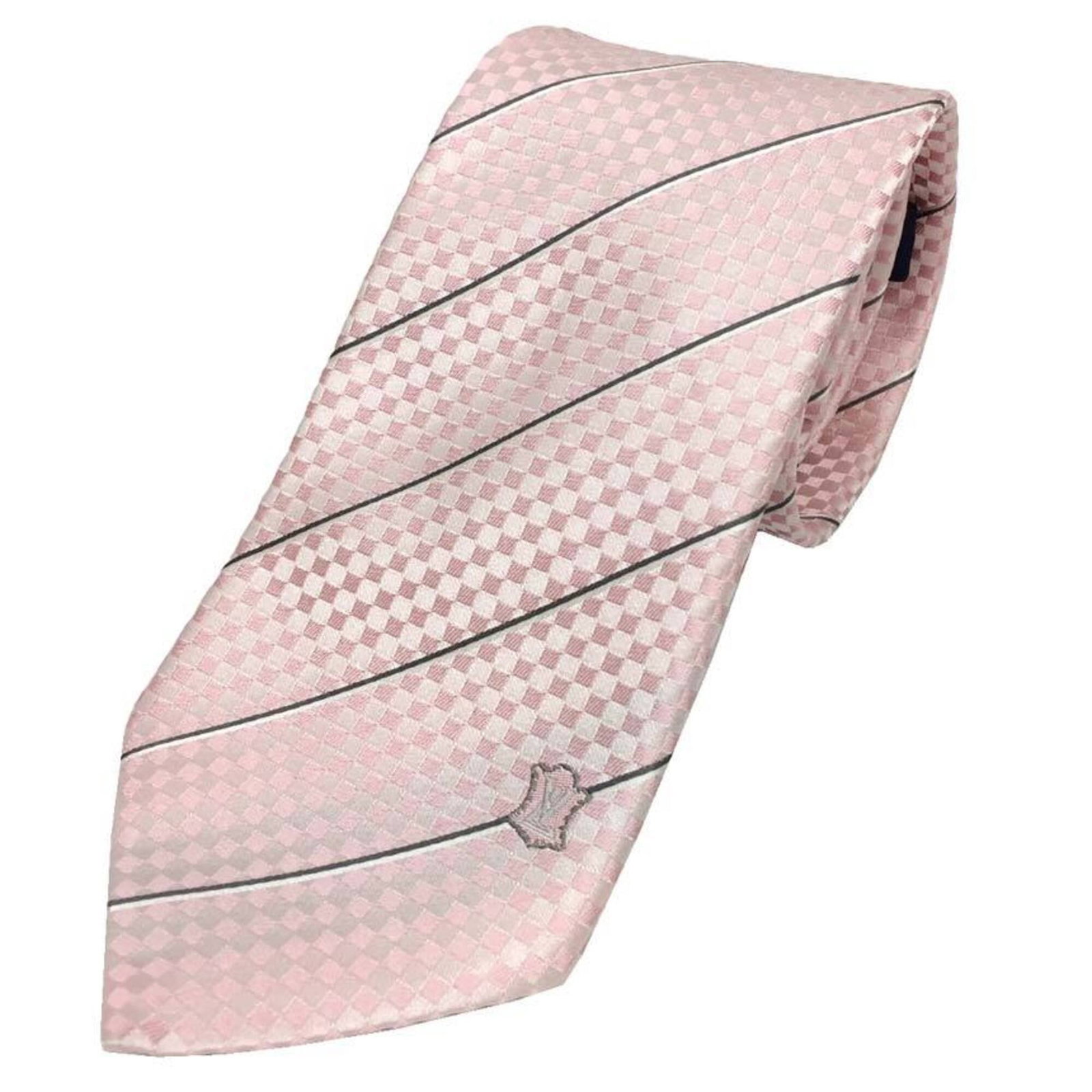 Vuitton Cravat Silk Louis: Vuitton Cravat Silk Louis Silk cravat in pink from Louis Vuitton, made in Italy, features a width of 8cm and comes with a box. This cravat is made from high-quality silk and bears a signature. It is a
