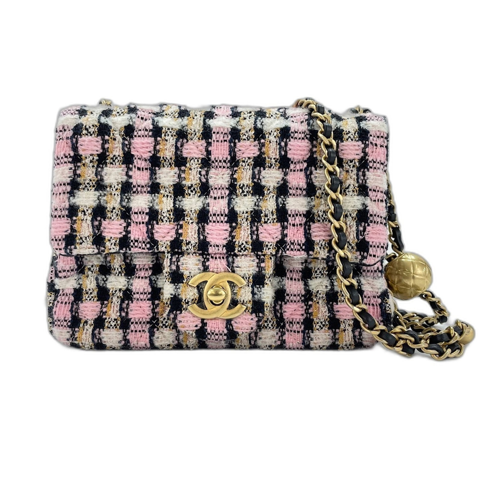Shoulder Bag by Chanel: Shoulder Bag by Chanel Pink Matelasse Shoulder Bag by Chanel, 13cm x 17cm x 7cm, with a 112cm strap length, features a classic Chanel design and a signature flap closure. This stylish shoulder bag is