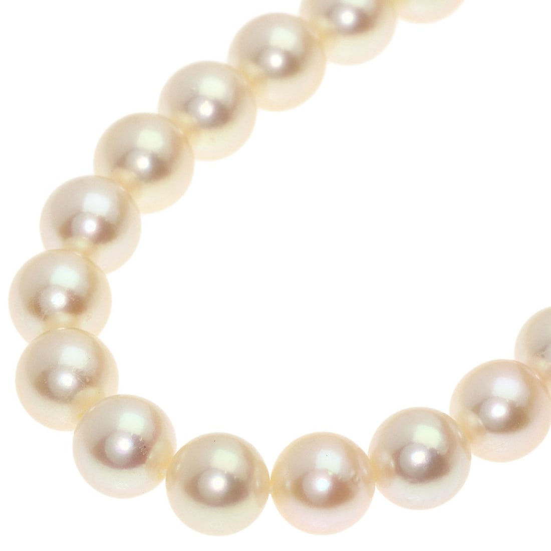 Pearl Necklace Silver Tasaki: Pearl Necklace Silver Tasaki Silver Tasaki Pearl Necklace boasts a sleek 16.9-inch chain, adorned with a beautiful white pearl, set against a striking silver background. The open closure allows for