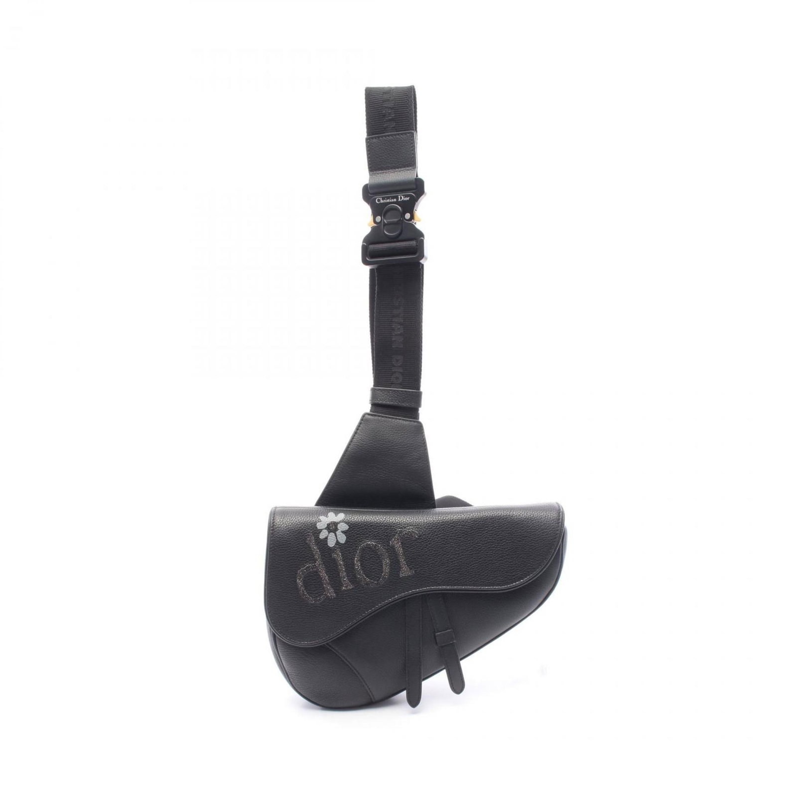 Saddle Bag Leather By Christian Dior: Saddle Bag Leather By Christian Dior Saddle bag in black leather from Christian Dior, measuring 17cm x 27cm x 4cm, with a 94cm strap length. This stylish bag features a classic saddle bag design,
