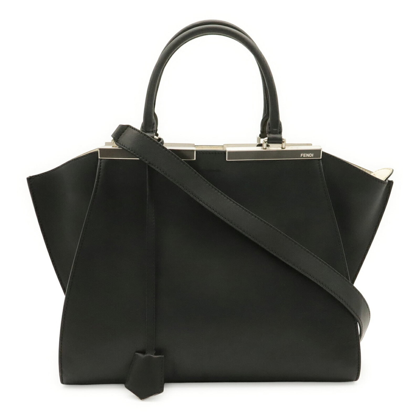 Shoulder Bag Leather Fendi Handbag: Shoulder Bag Leather Fendi Handbag Black leather shoulder bag from Fendi, measuring 25cm x 41cm x 13.5cm, features a classic design with a timeless silhouette. The bag's sleek black leather exterior