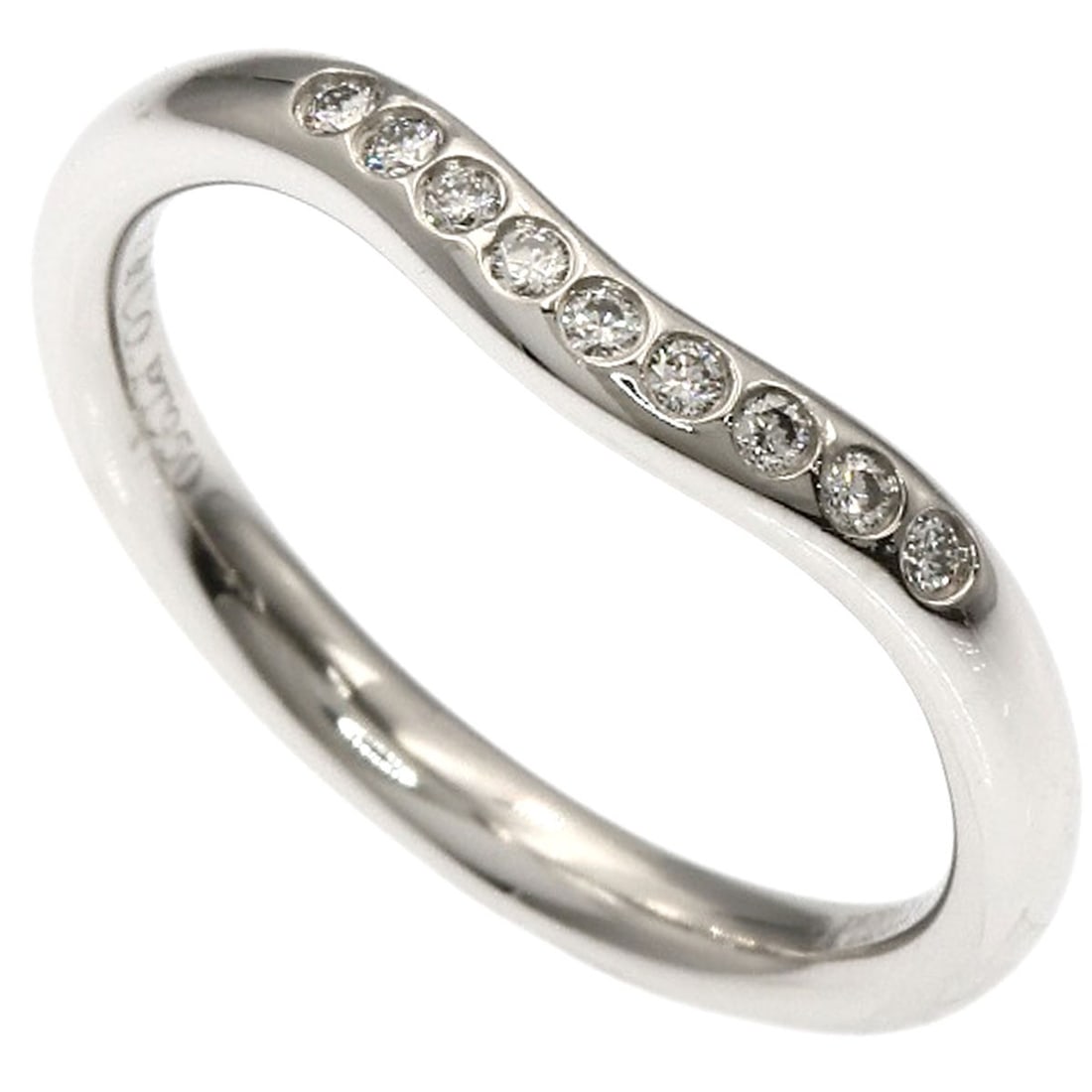 Tiffany&Co. Curved Band Diamond Ring Platinum Pt950: Tiffany&Co. Curved Band Diamond Ring Platinum Pt950 Tiffany&Co.'s Curved Band Diamond Ring in Platinum PT950 boasts a sleek, silver metal design with a striking curved shape. The ring features a beaut