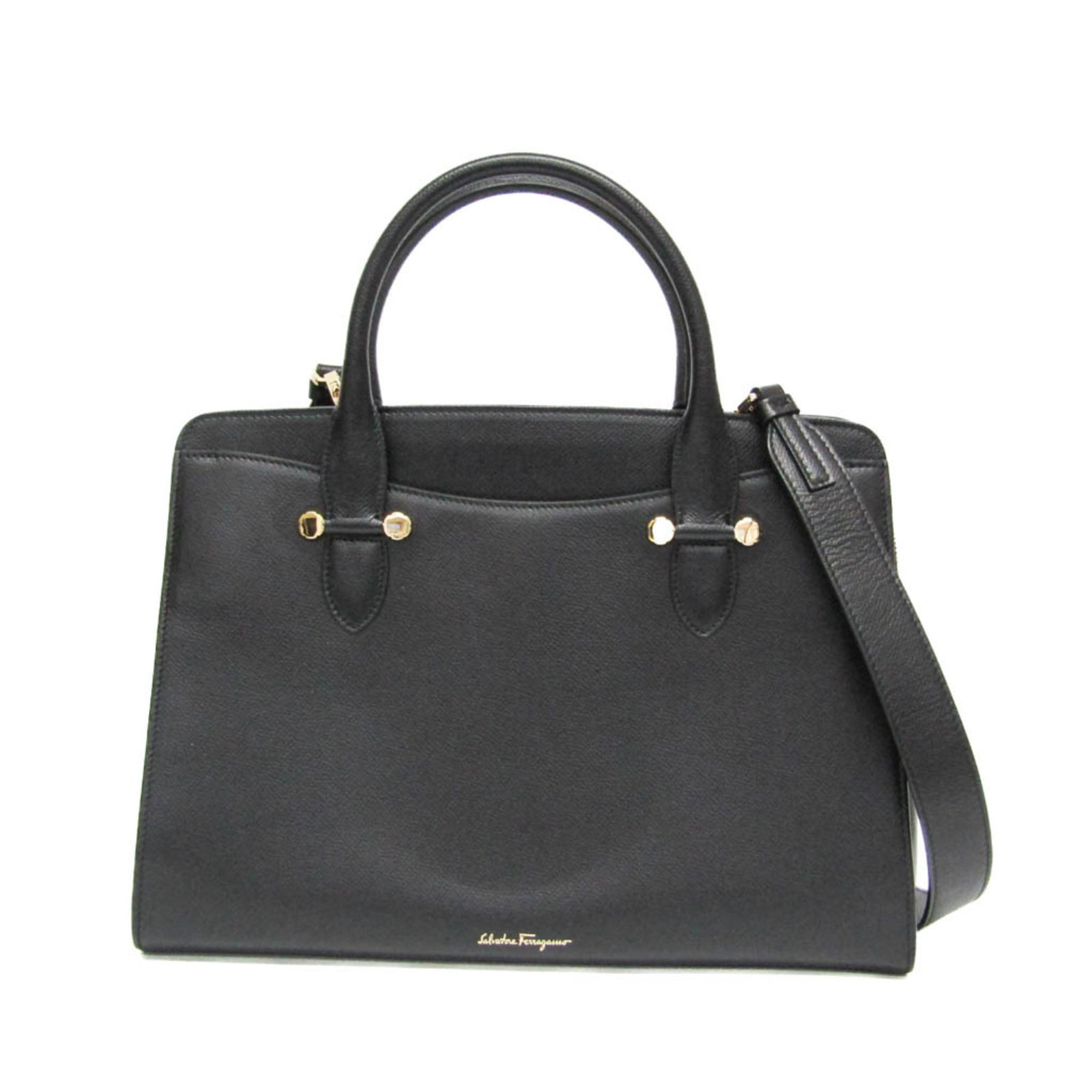Ferragamo Salvatore Handbag Leather Bag Shoulder: Ferragamo Salvatore Handbag Leather Bag Shoulder The Salvatore Ferragamo TODAY EE 21 G876 shoulder bag boasts sleek black leather and a spacious interior, featuring an open pocket 3 and zipper pocket 