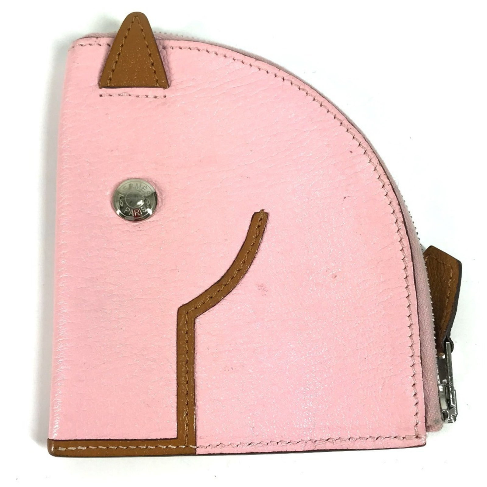 Hermes Coin Case Leather Purse Chevre: Hermes Coin Case Leather Purse Chevre Chevre leather purse with a pink color, measuring 11.5cm x 9cm x 4.52'' x 3.54''. This coin case purse features a simple design with no additional accessories.