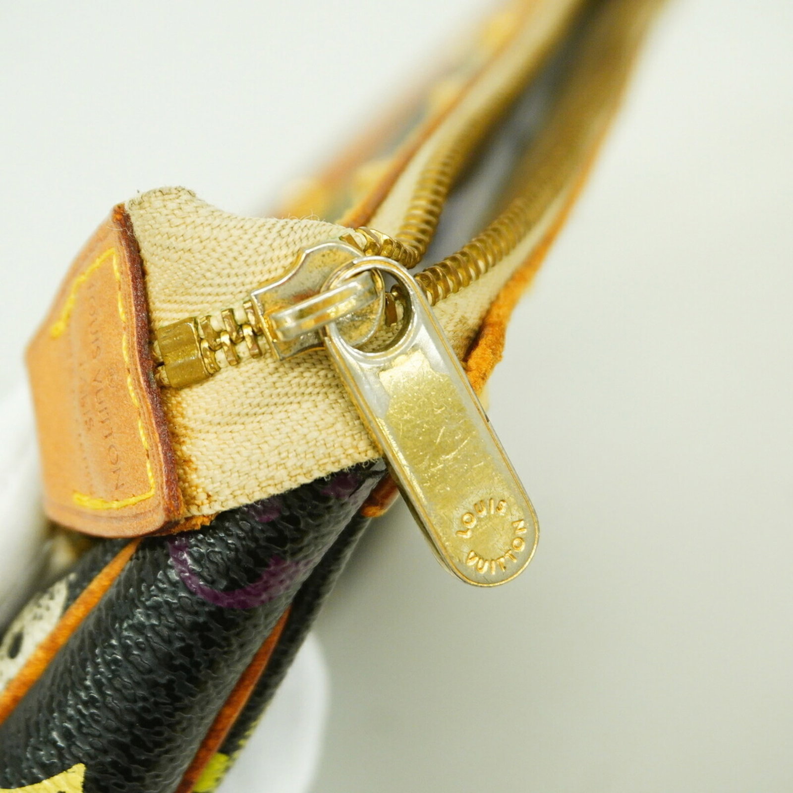 Louis Vuitton Pouch - 10