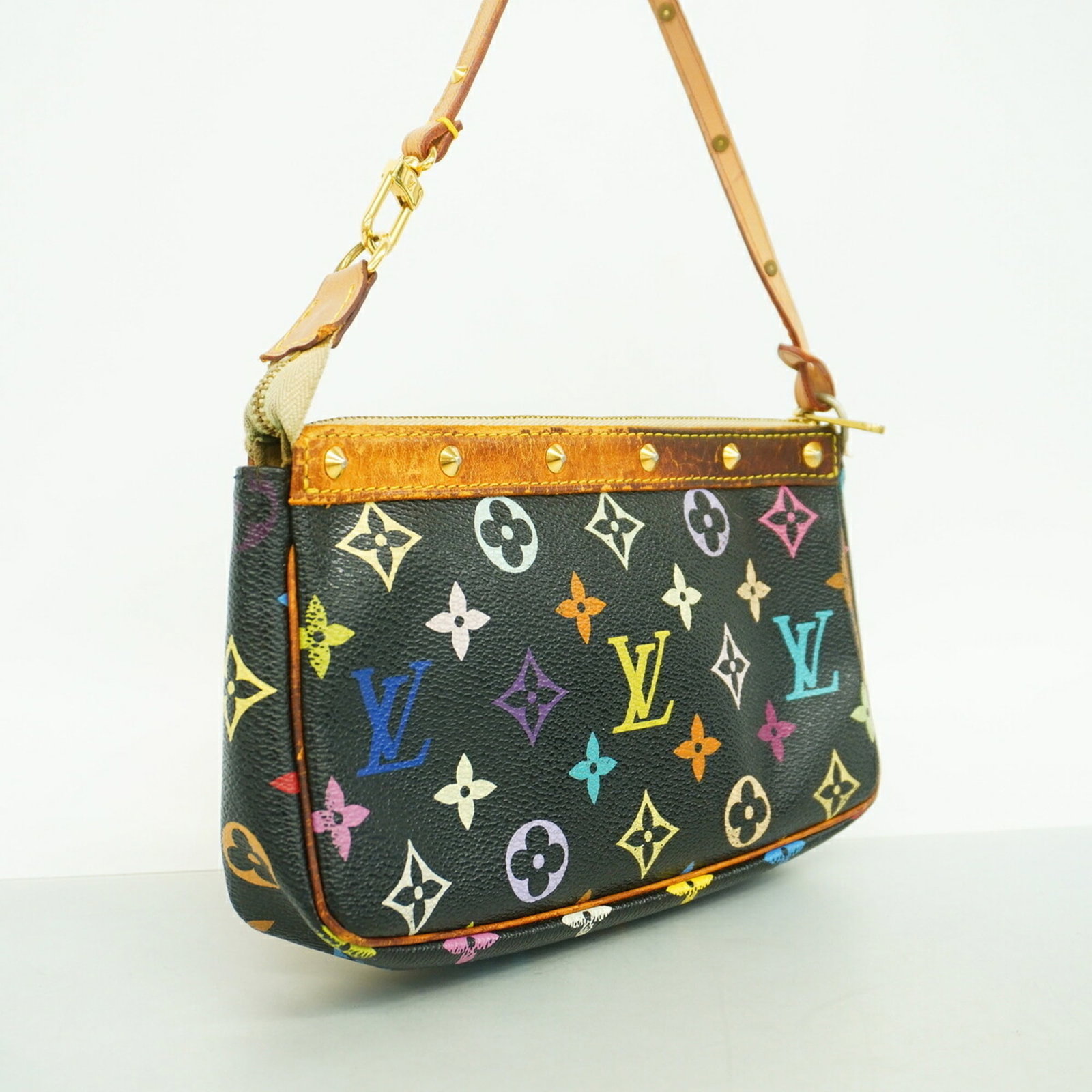 Louis Vuitton Pouch - 2