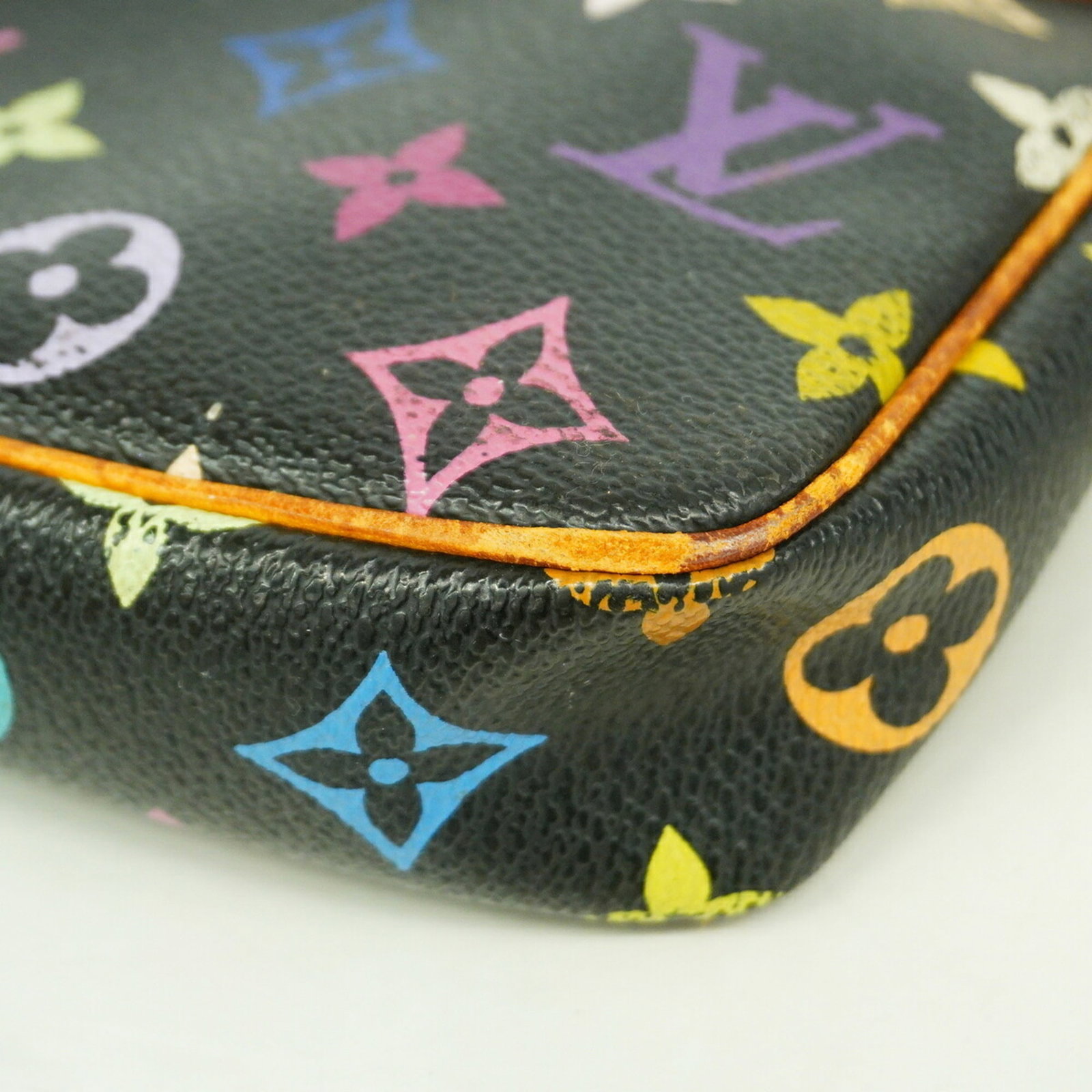 Louis Vuitton Pouch - 6