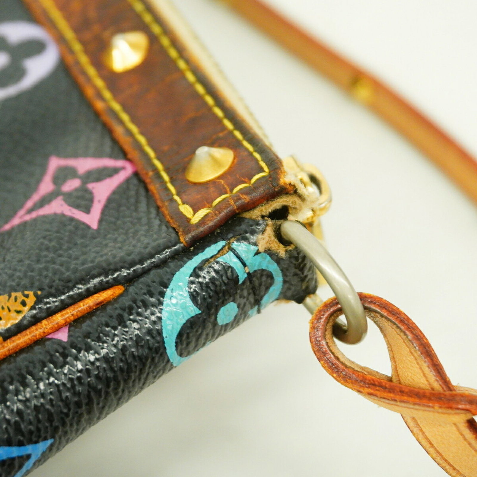 Louis Vuitton Pouch - 7